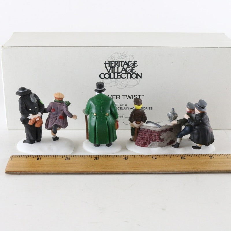 Dept 56 Heritage Village Oliver Twist Set Of 3 Christmas Accessories 5554-9