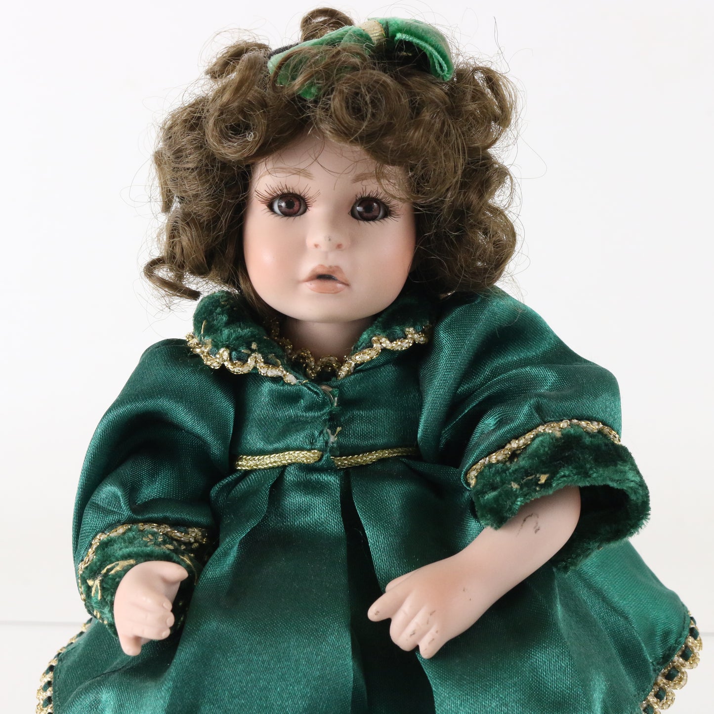 Tiny Tot Amaya Holiday Doll Marie Osmond 7" Porcelain Girl 219 W/ Green Dress