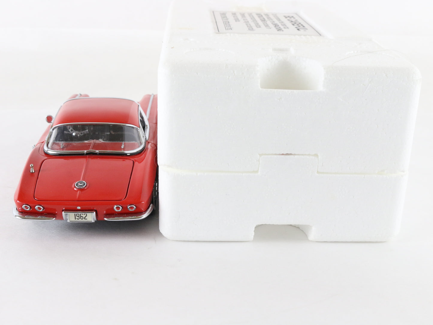 1962 Chevy Corvette Convertible Red Danbury Mint 1:24 Diecast Model Car