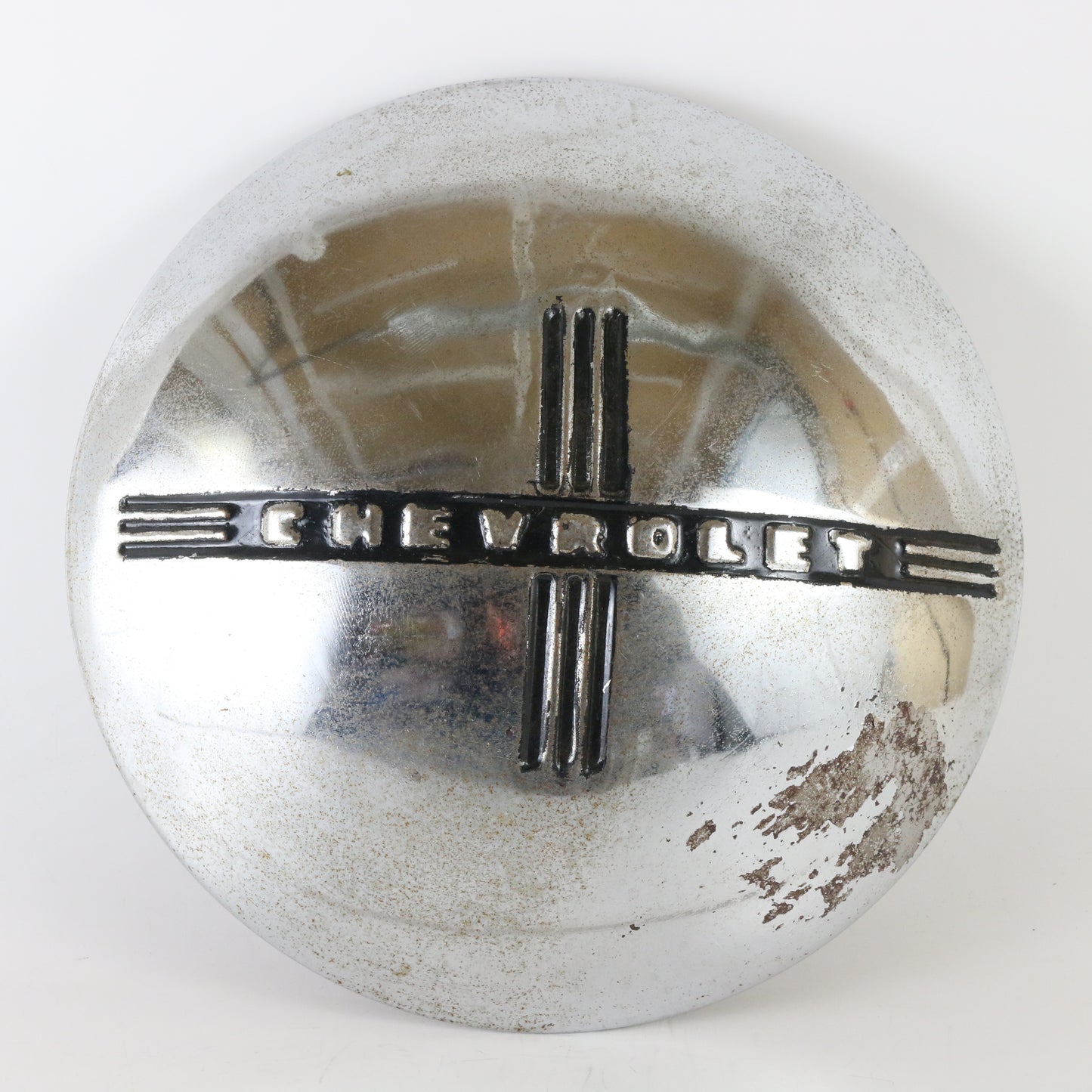 Vintage 1940s Chevrolet Pickup Dog Dish Metal Wheel Hubcap 9.75"