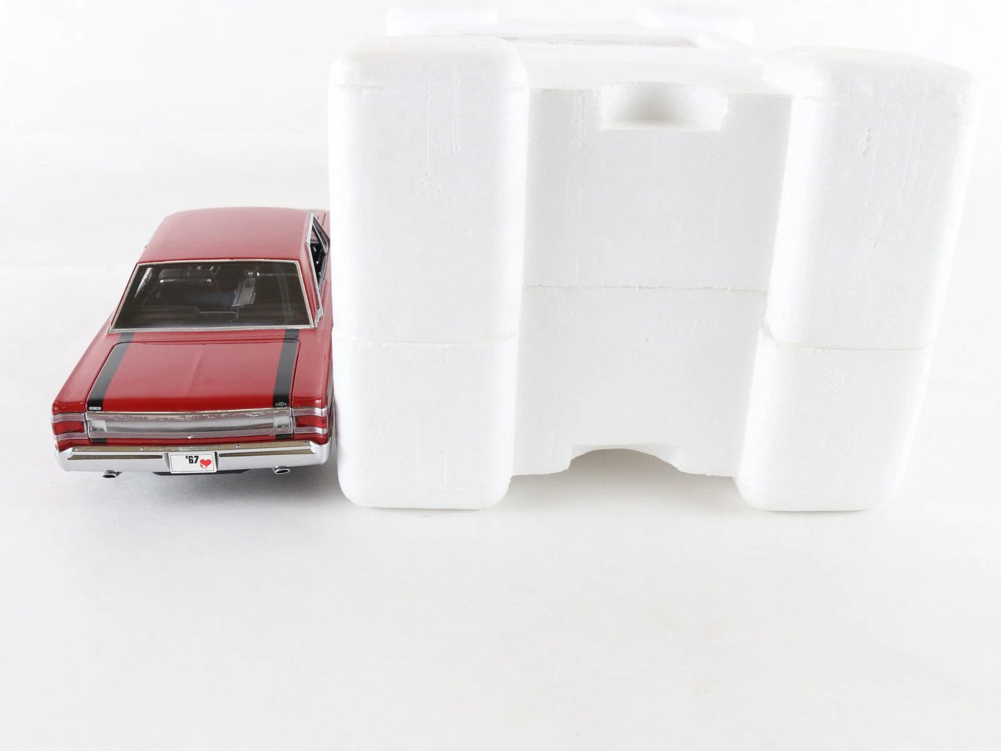 1967 Plymouth GTX Hardtop Red & Black Danbury Mint 1:24 Diecast Model Car