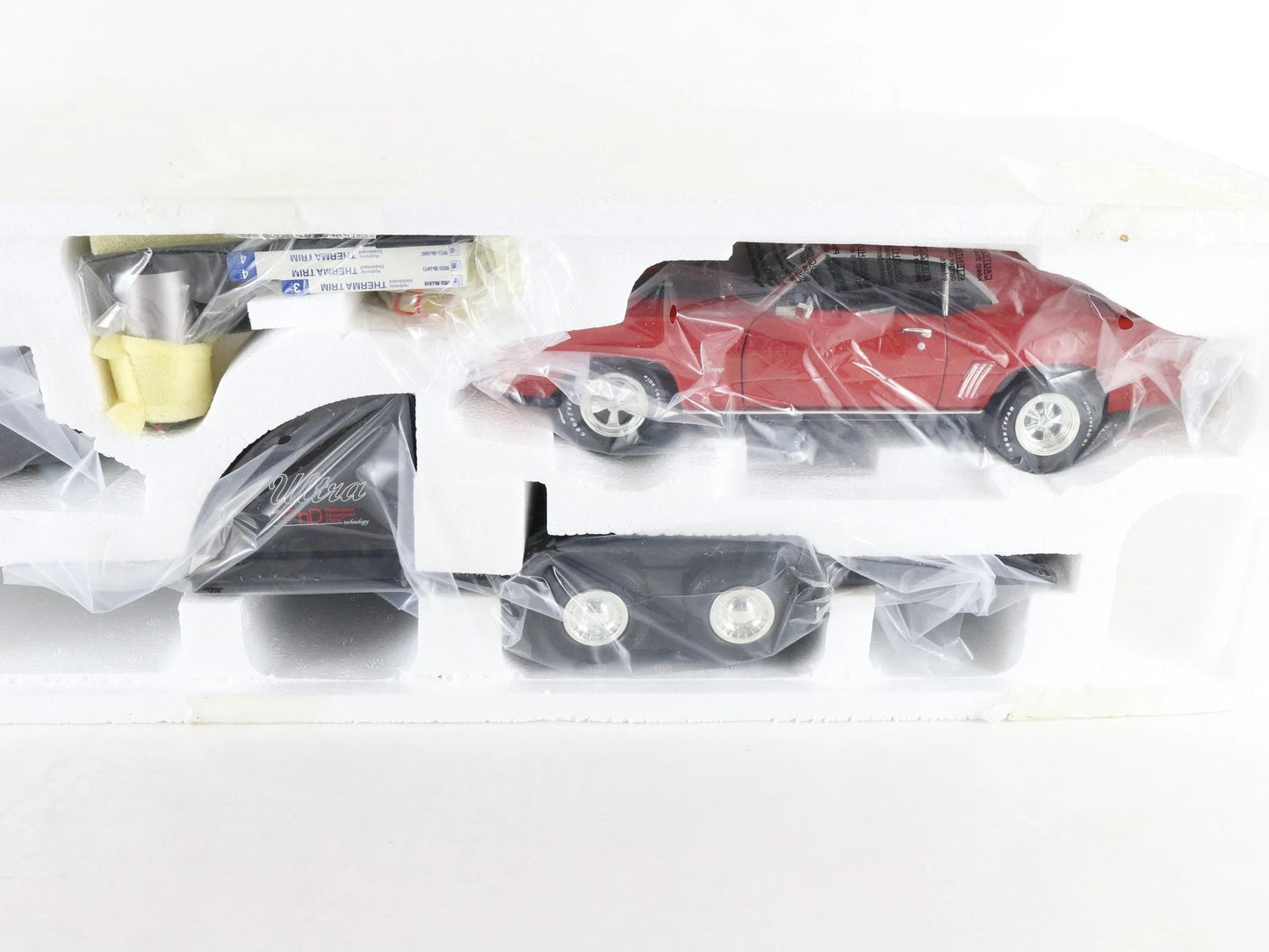 Silverado 1969 Z28 Camaro & Trailer Set Well Mclain Racing Champions 1:18 10