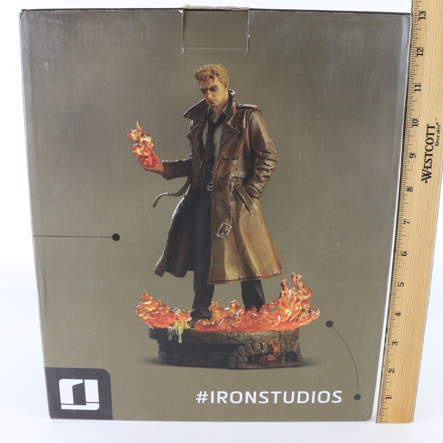 Constantine Iron Studios DC Comics 1:10 Scale Figure W/ Stand