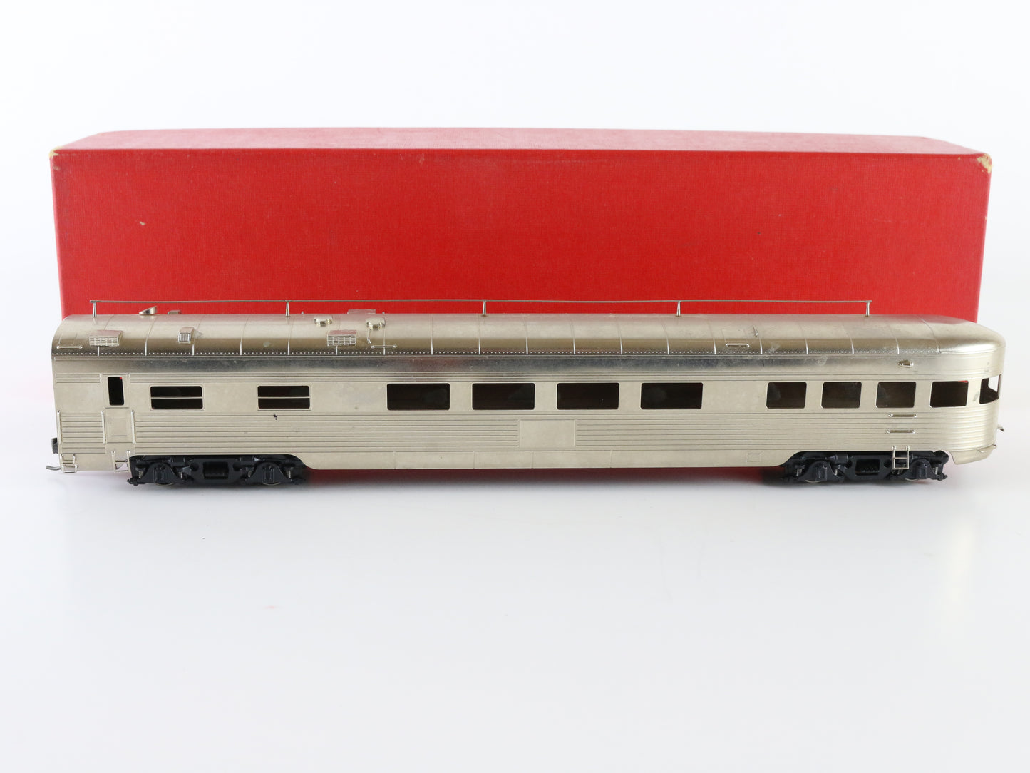 SOHO HO Southern Pacific SP 77' Corrugated Side Diner Observation Passenger Car Model