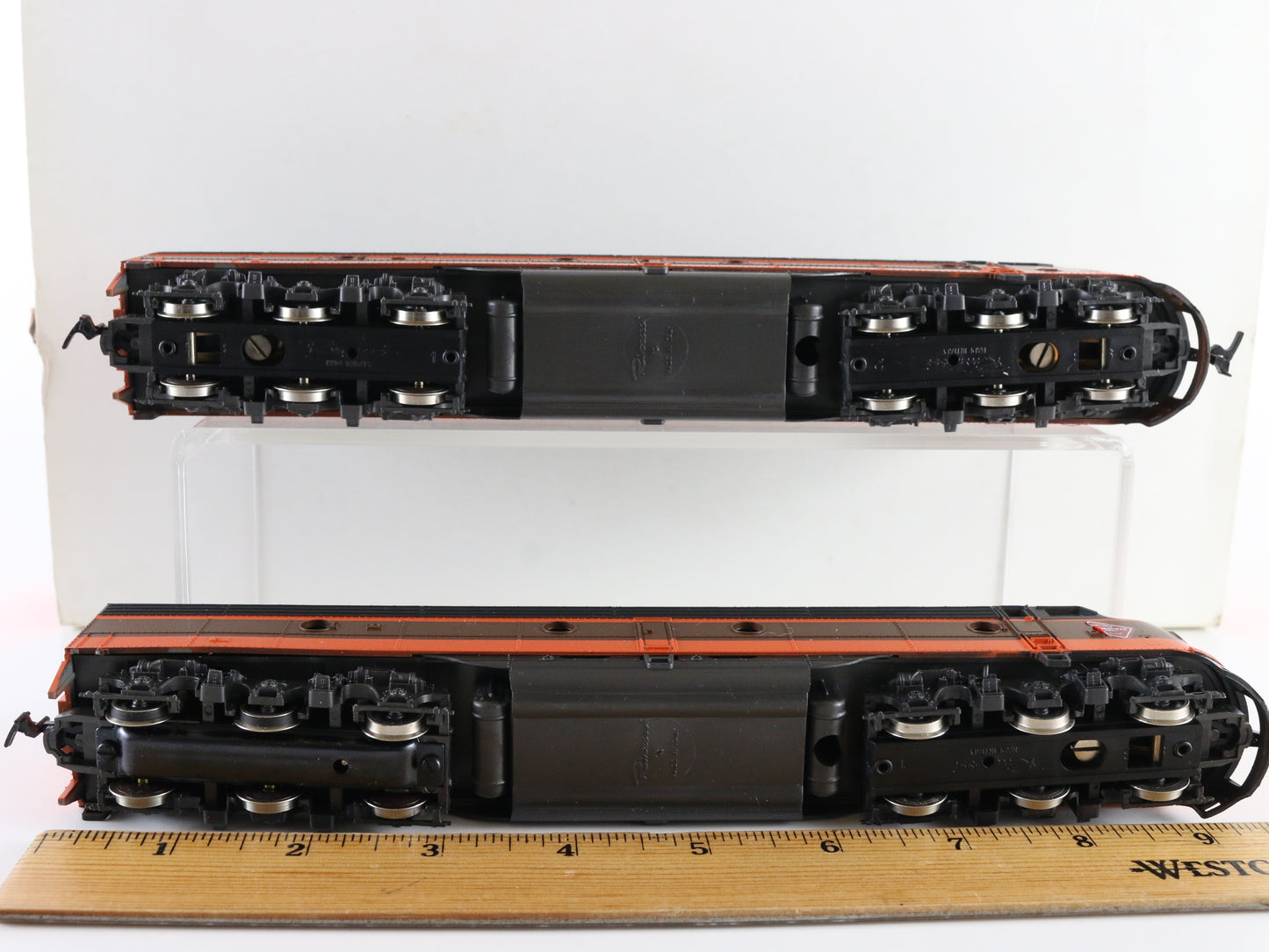 Rivarossi HO Milwaukee Road EMD E8 Diesel Locomotives AA Set