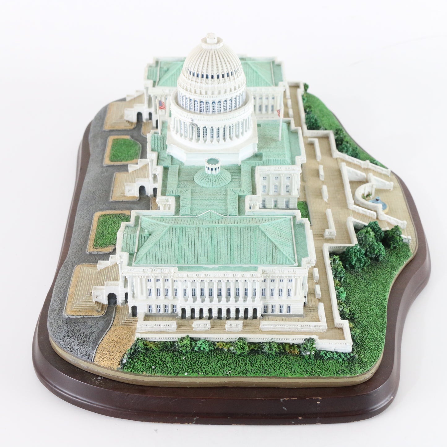 The US United States Capitol Building Sculpture 11.5" Danbury Mint