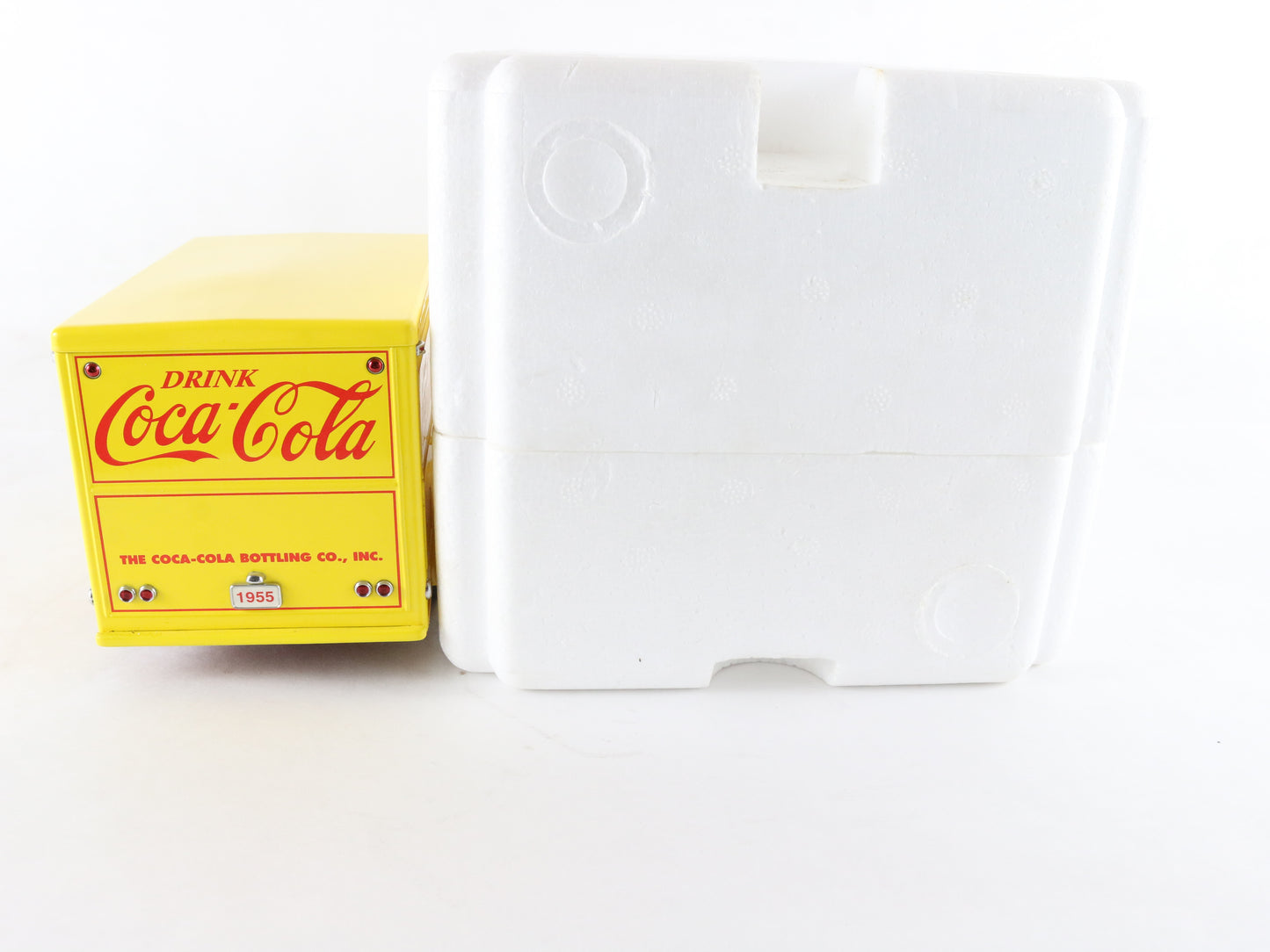 1955 White 3000 Coca Cola Delivery Truck Yellow Danbury Mint 1:24 Diecast Model