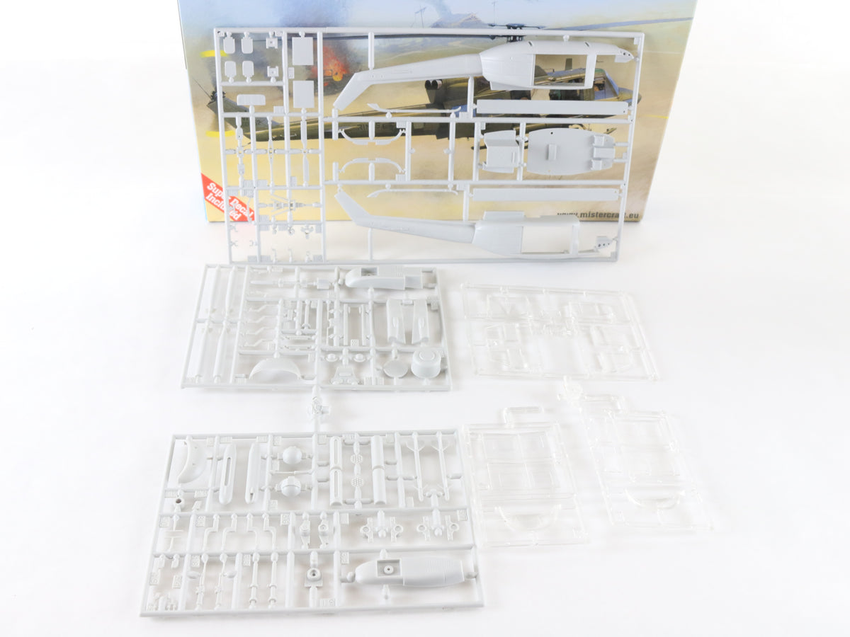 UH-1N Twin Huey Helicopter Secret Mission Mister Craft 1:72 040550 Military Kit