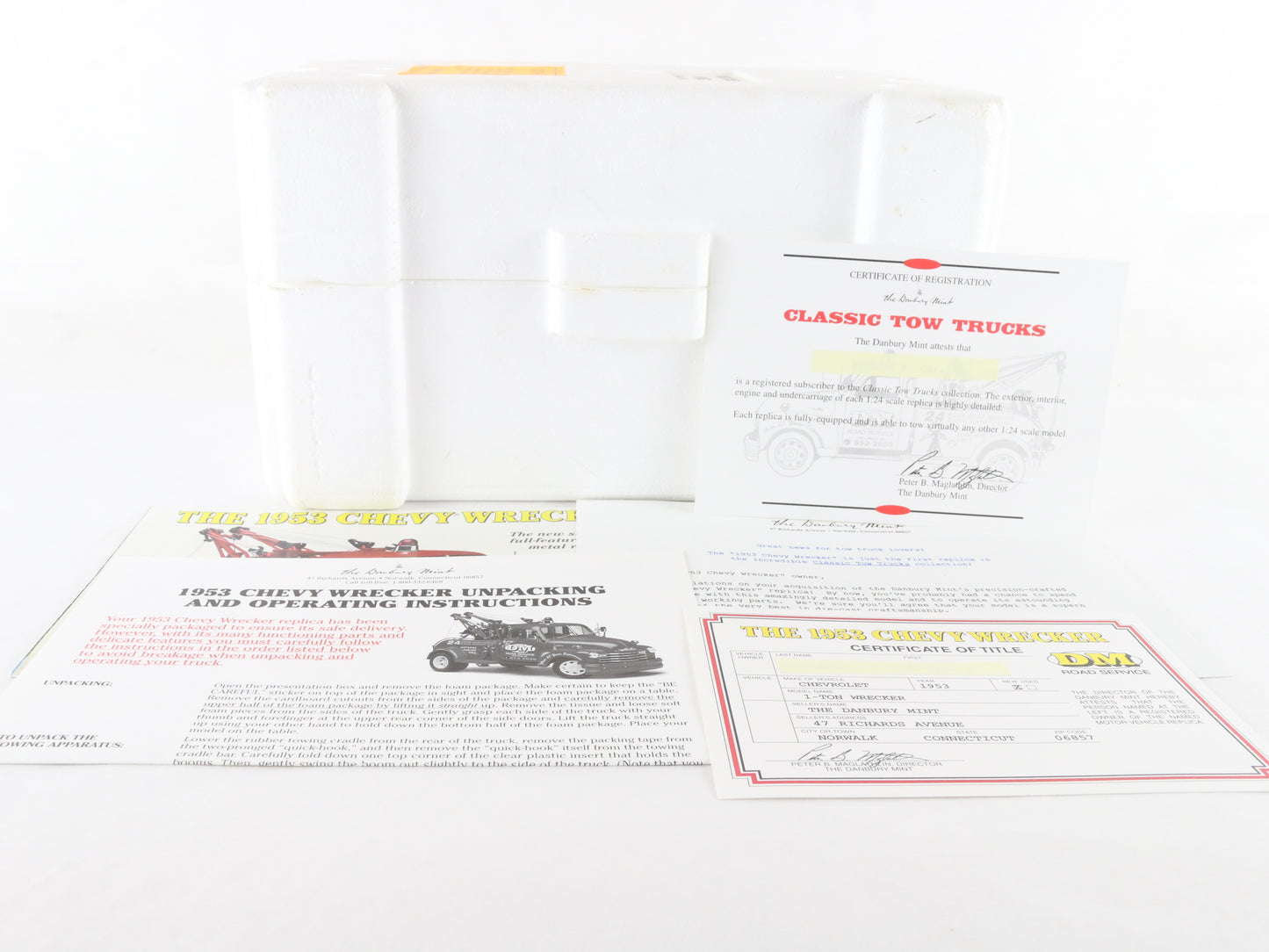 1953 Chevy 1-Ton Wrecker DM Service Red Danbury Mint 1:24 Diecast Model Car