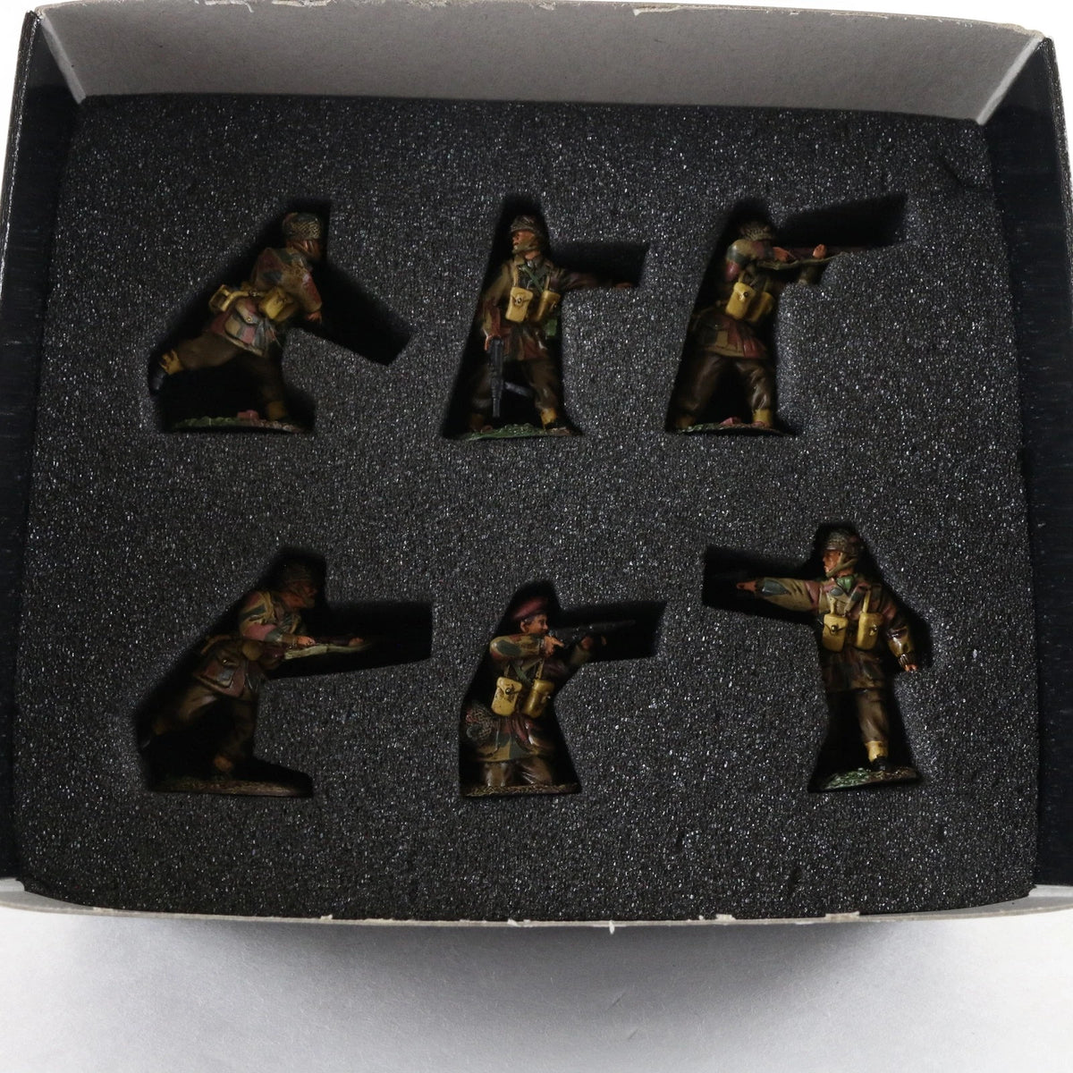WW2 British Paratroopers Soldiers Forward March Corgi 1:50 US59010 647/1500