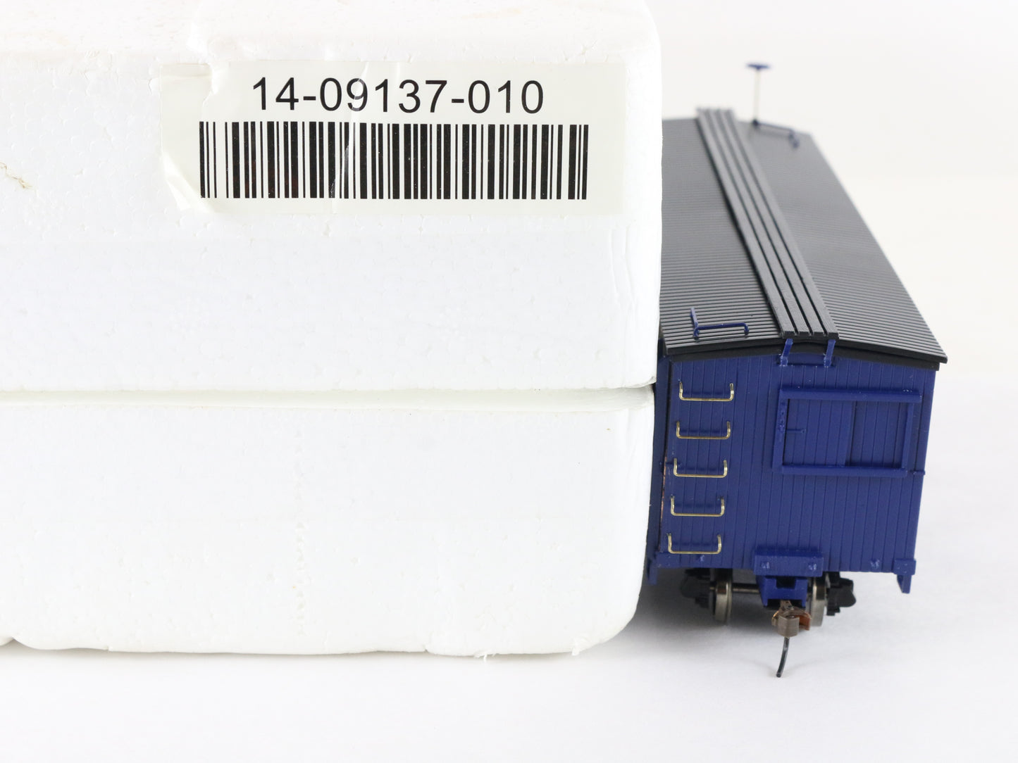 Hawthorne Village HO Wolf Ridge Boxcar Train 14-09137-010 W/ Track