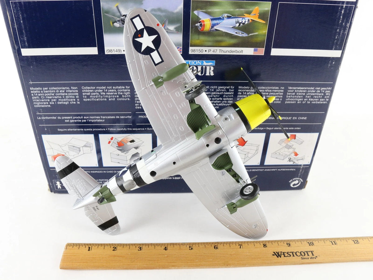 P-47 Thunderbolt Republic Fighter Plane USAAF WW2 Ace Armour 1:48 98147 Model