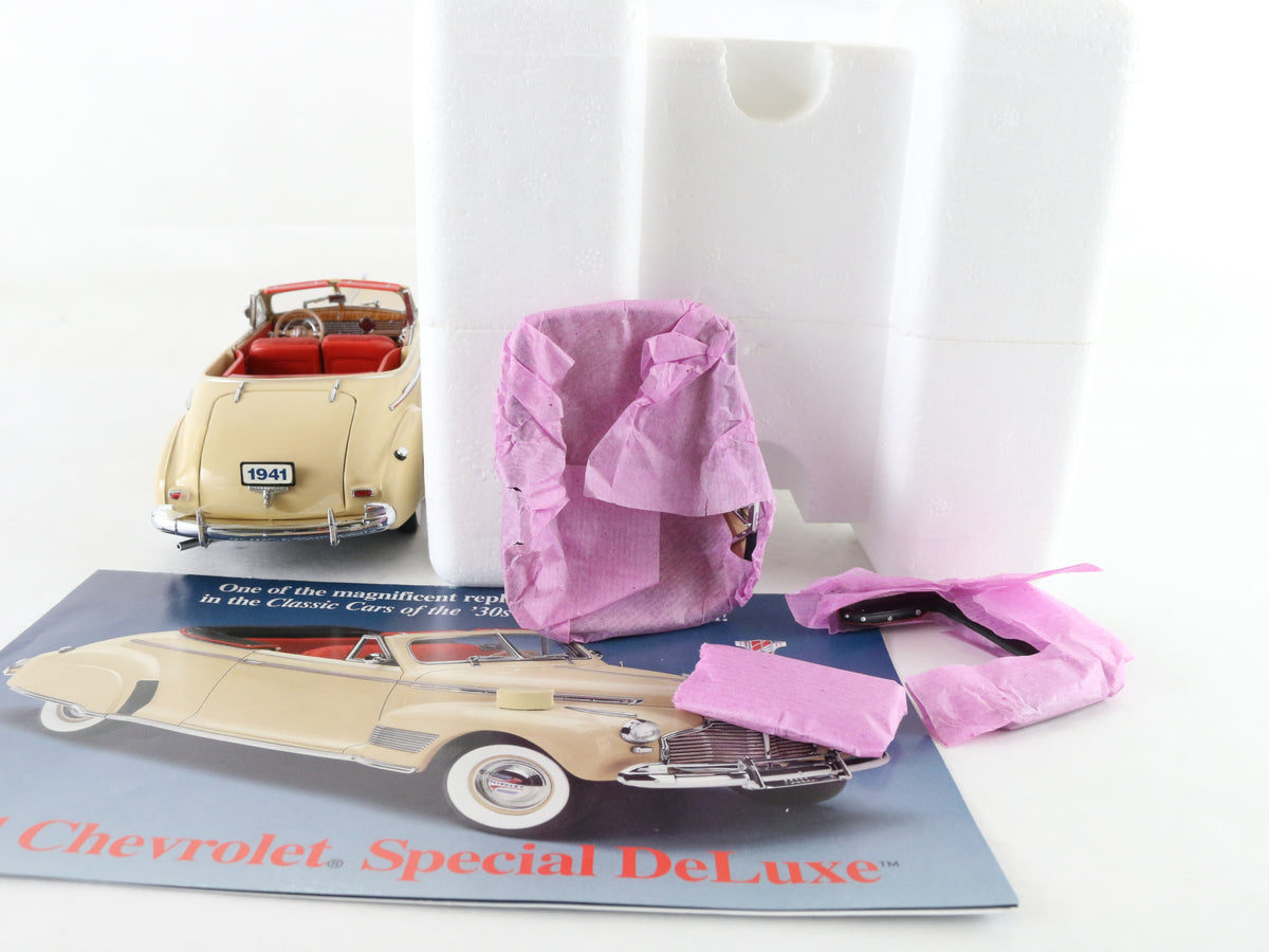 1941 Chevrolet Special Deluxe Convertible Tan Red Danbury Mint 1:24 Diecast