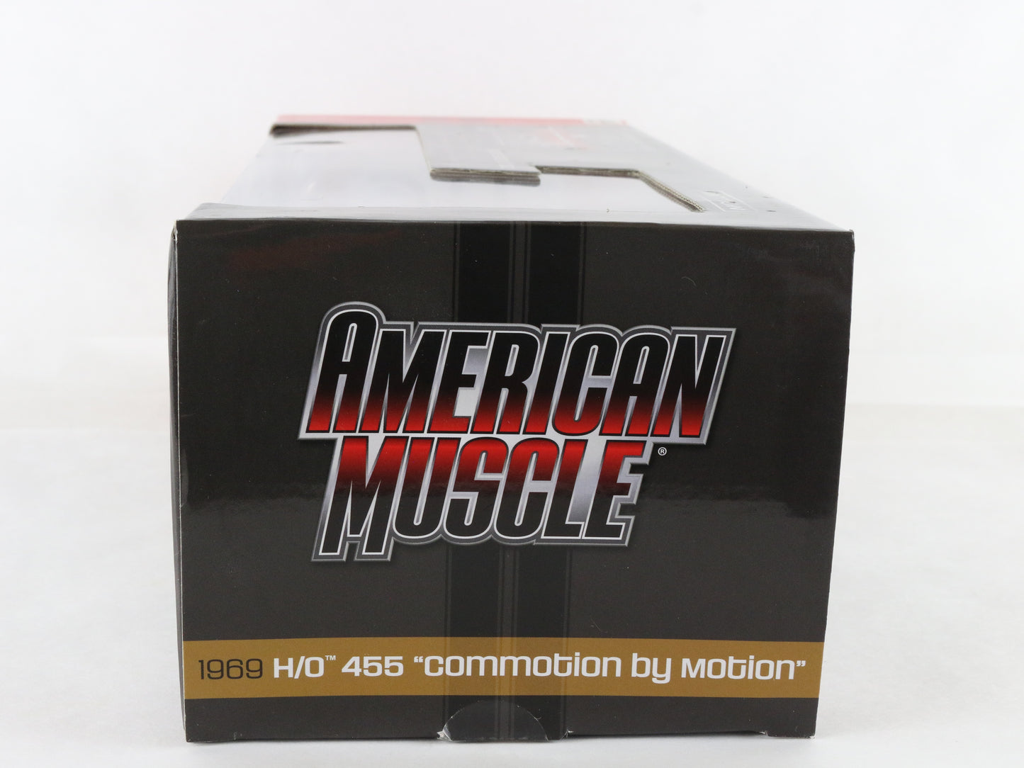 Auto World 1:18 1969 Hurst Olds 455 Commotion Motion White American Muscle Model