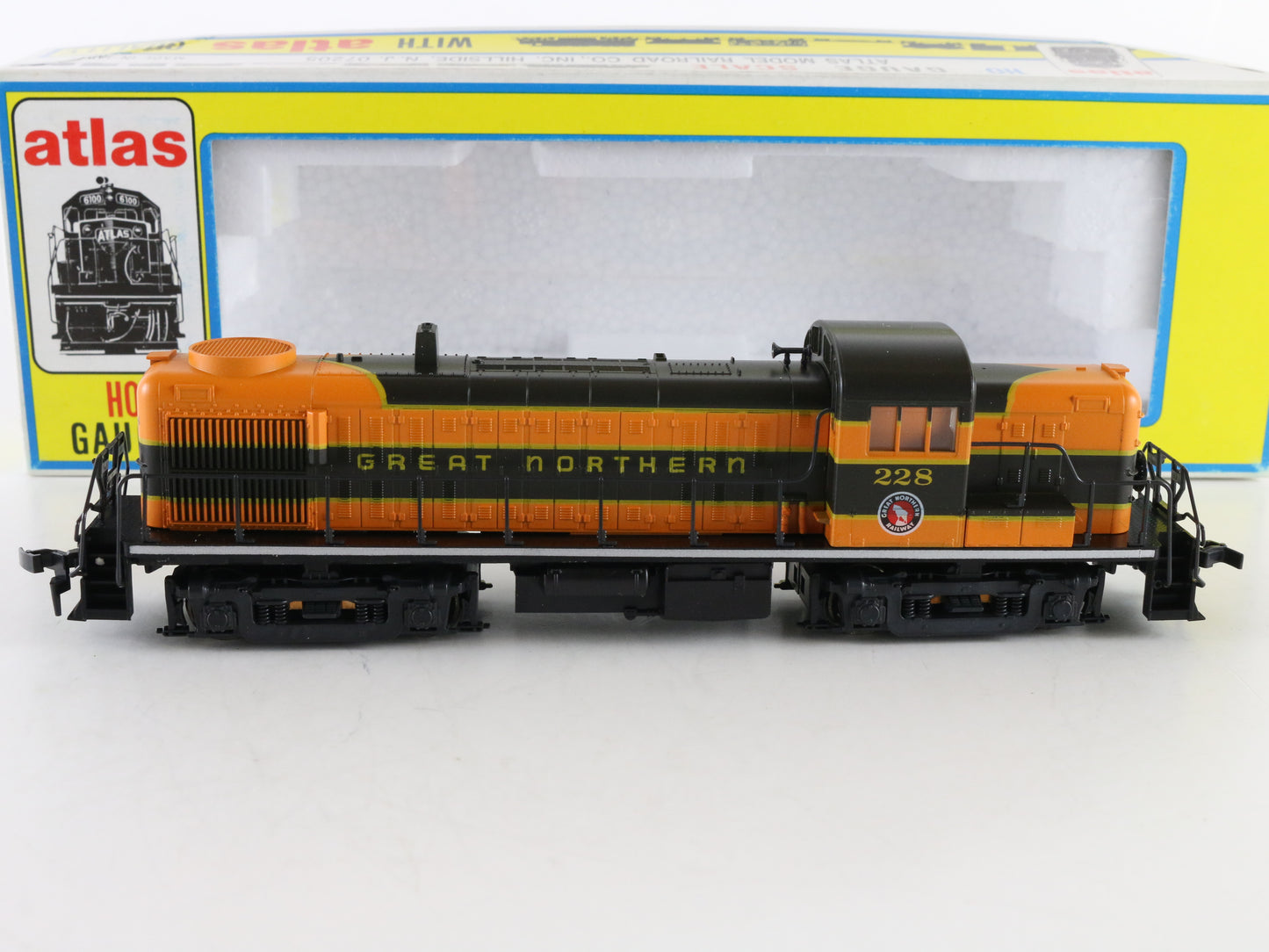 Atlas HO Great Northern 228 RS3 Diesel Locomotive Engine
