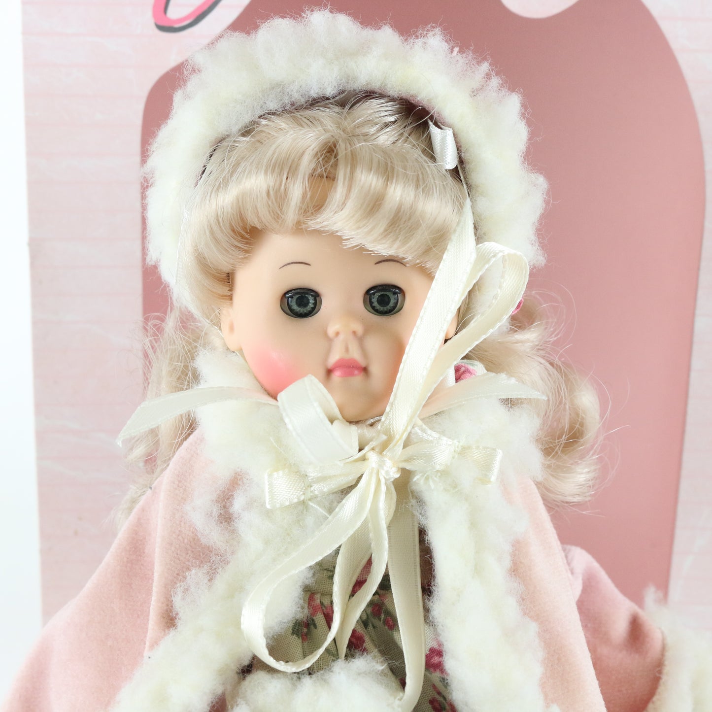 Ginny Visits The Doll Vogue Museum Pink Girl 8" W/ Accessories
