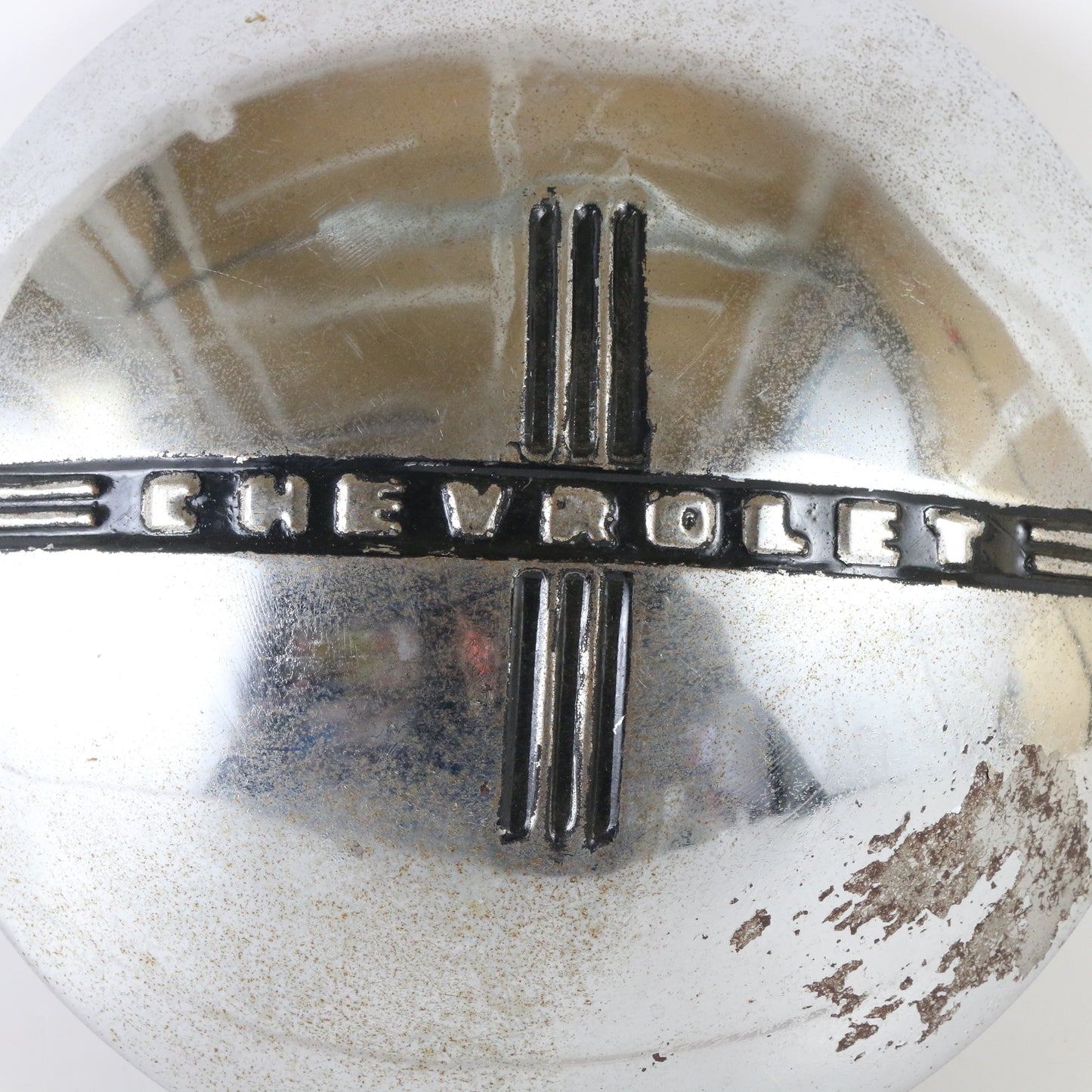 Vintage 1940s Chevrolet Pickup Dog Dish Metal Wheel Hubcap 9.75"