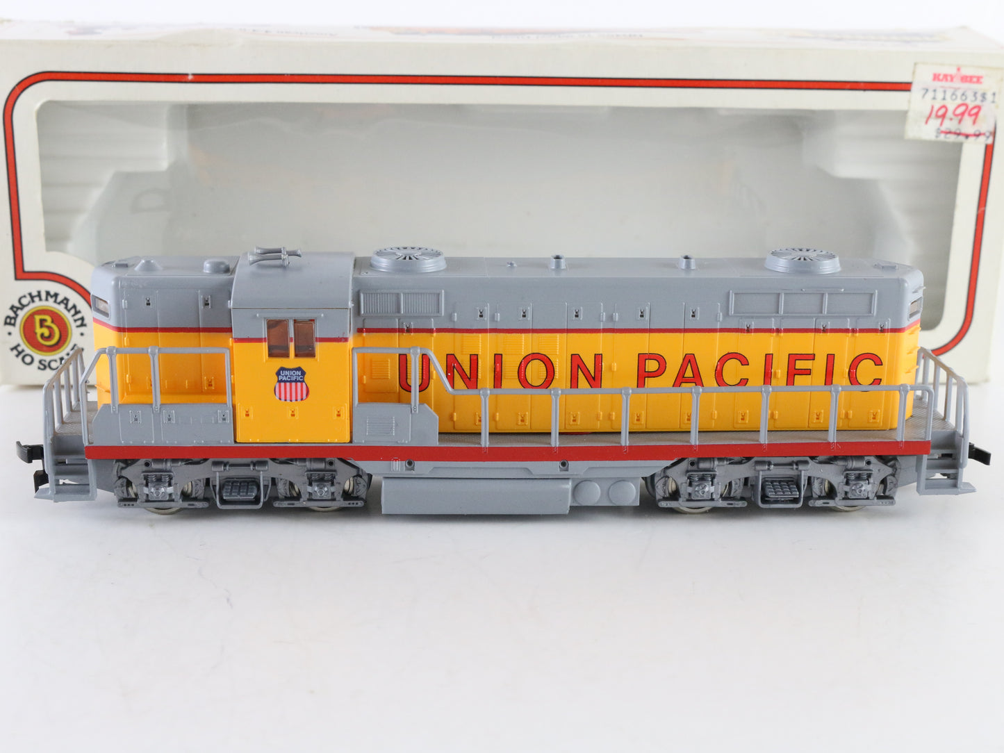 AHM HO Union Pacific GP18 Diesel Locomotive