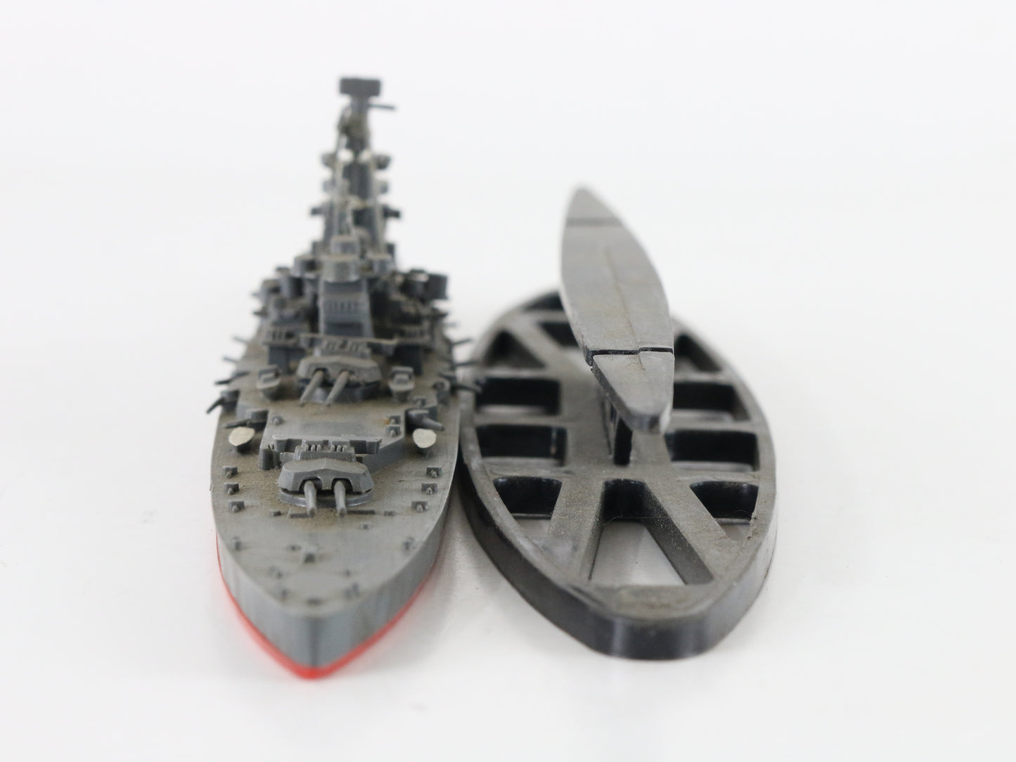 USS Washington? Plastic Battleship W/ Stand 8.5"
