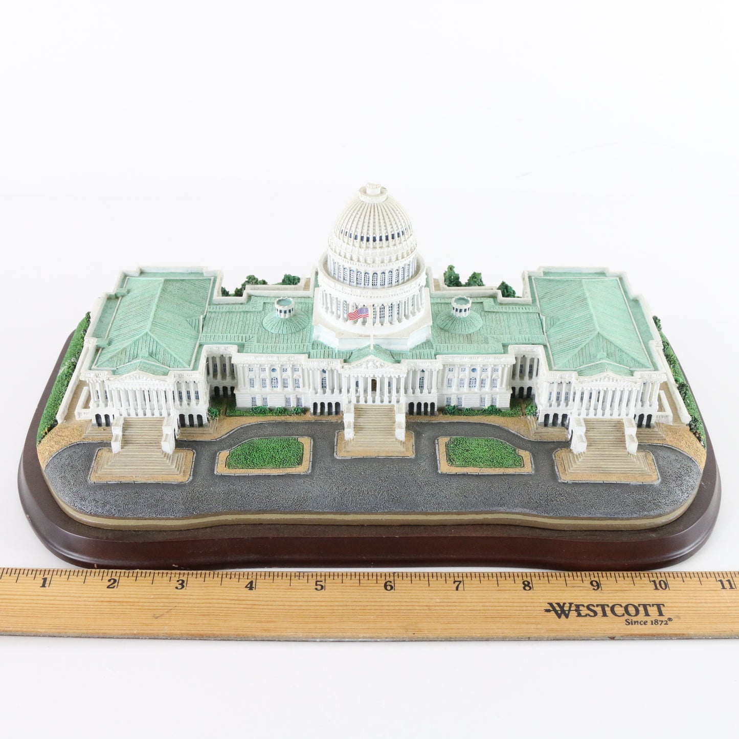 The US United States Capitol Building Sculpture 11.5" Danbury Mint