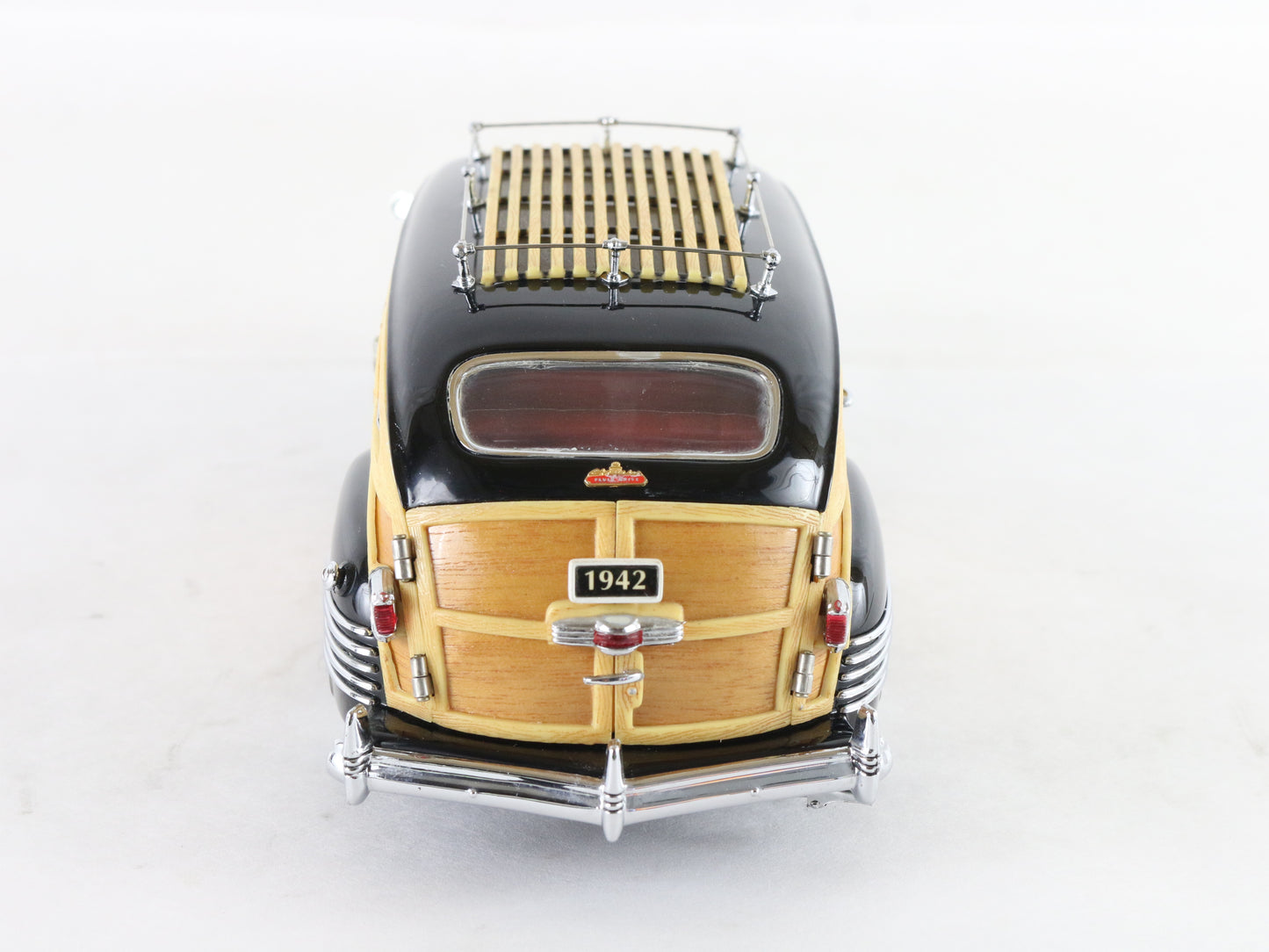 1942 Chrysler Town & Country Black Wood Panel Danbury Mint 1:24 Diecast Car