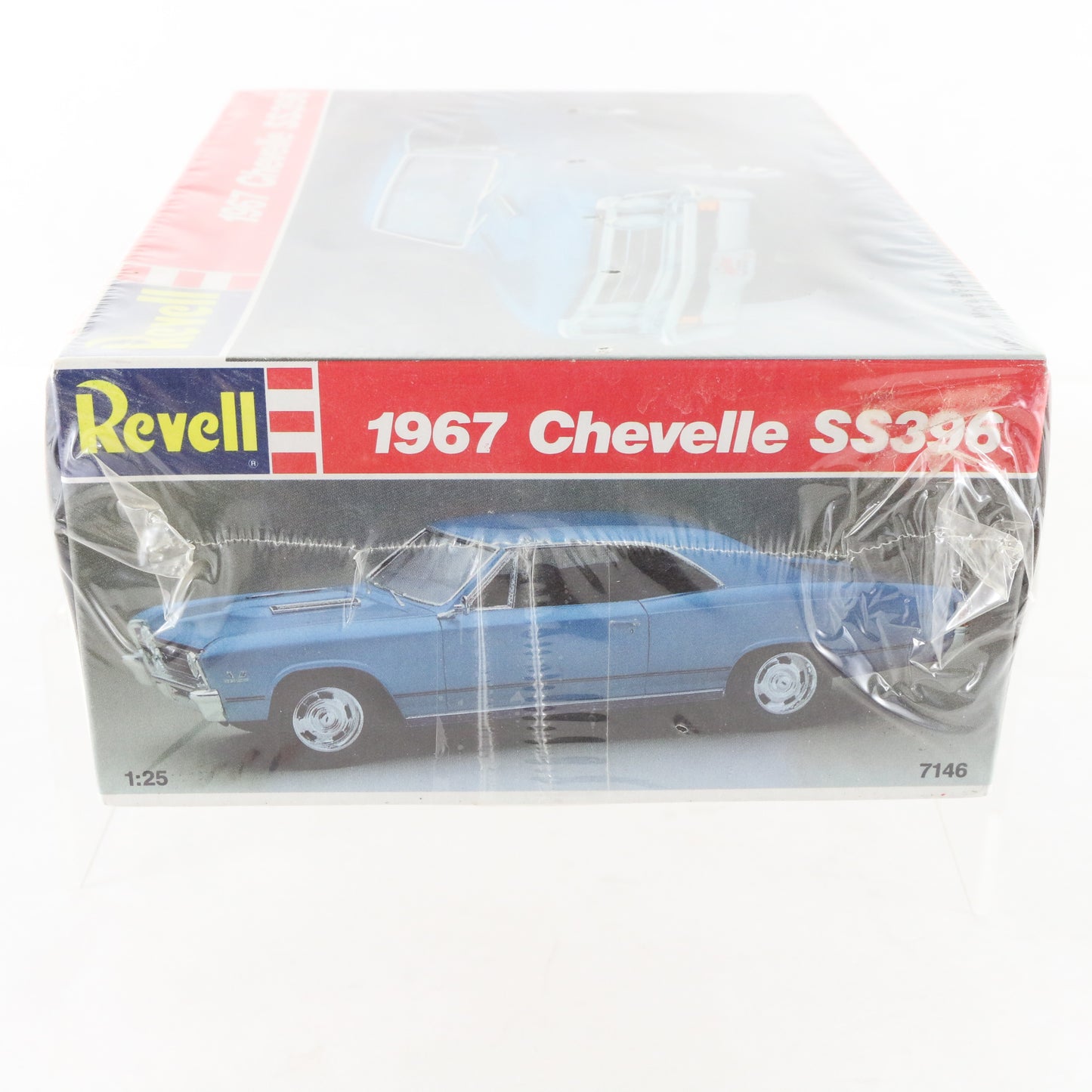 1967 Chevelle SS396 Revell 1:25 Plastic Model Car Kit 7146