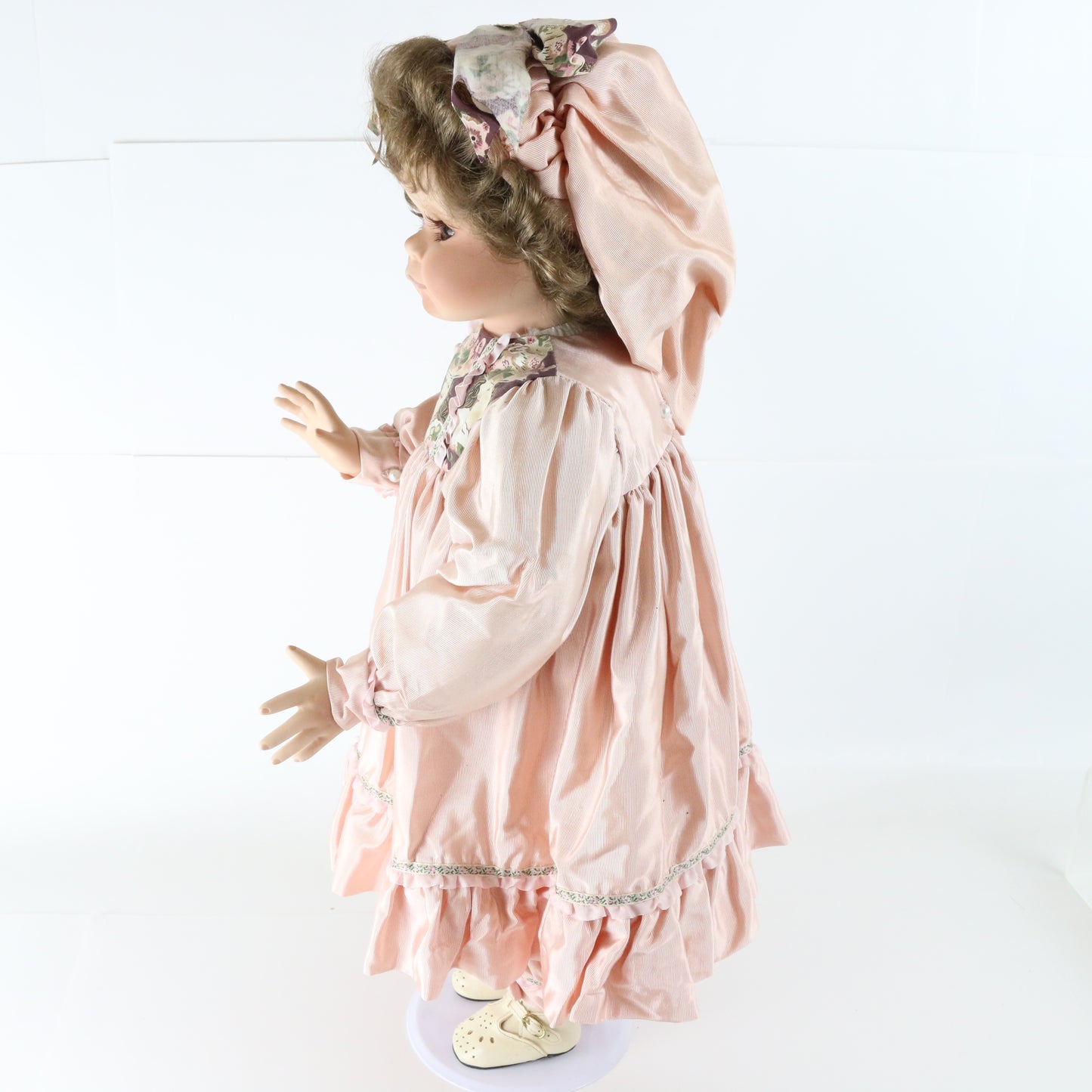 Monika Vickie Walker Rose Dress Girl Royal Treasures 24" Porcelain 590/2000