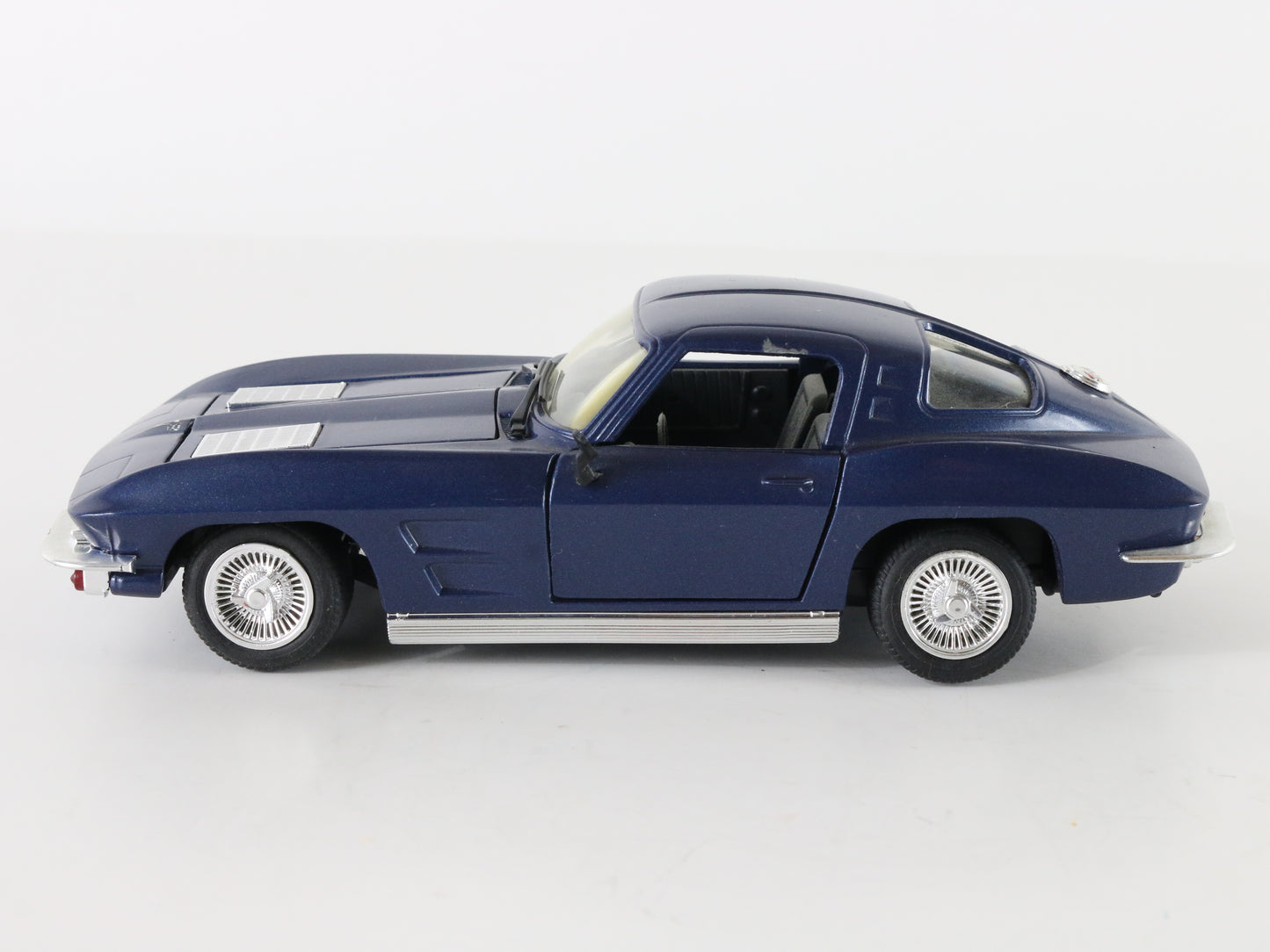 1963 '63 Chevy Corvette Stingray Blue Revell 1:24 Metal Model Car