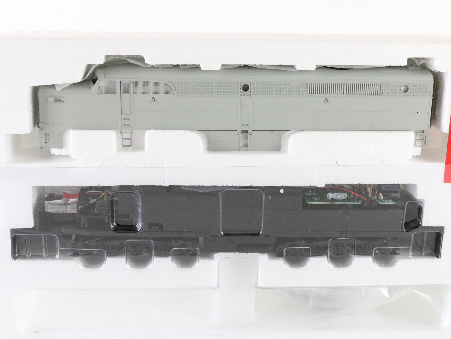 Proto 2000 HO PA Diesel Locomotive Undecorated Gray Shell