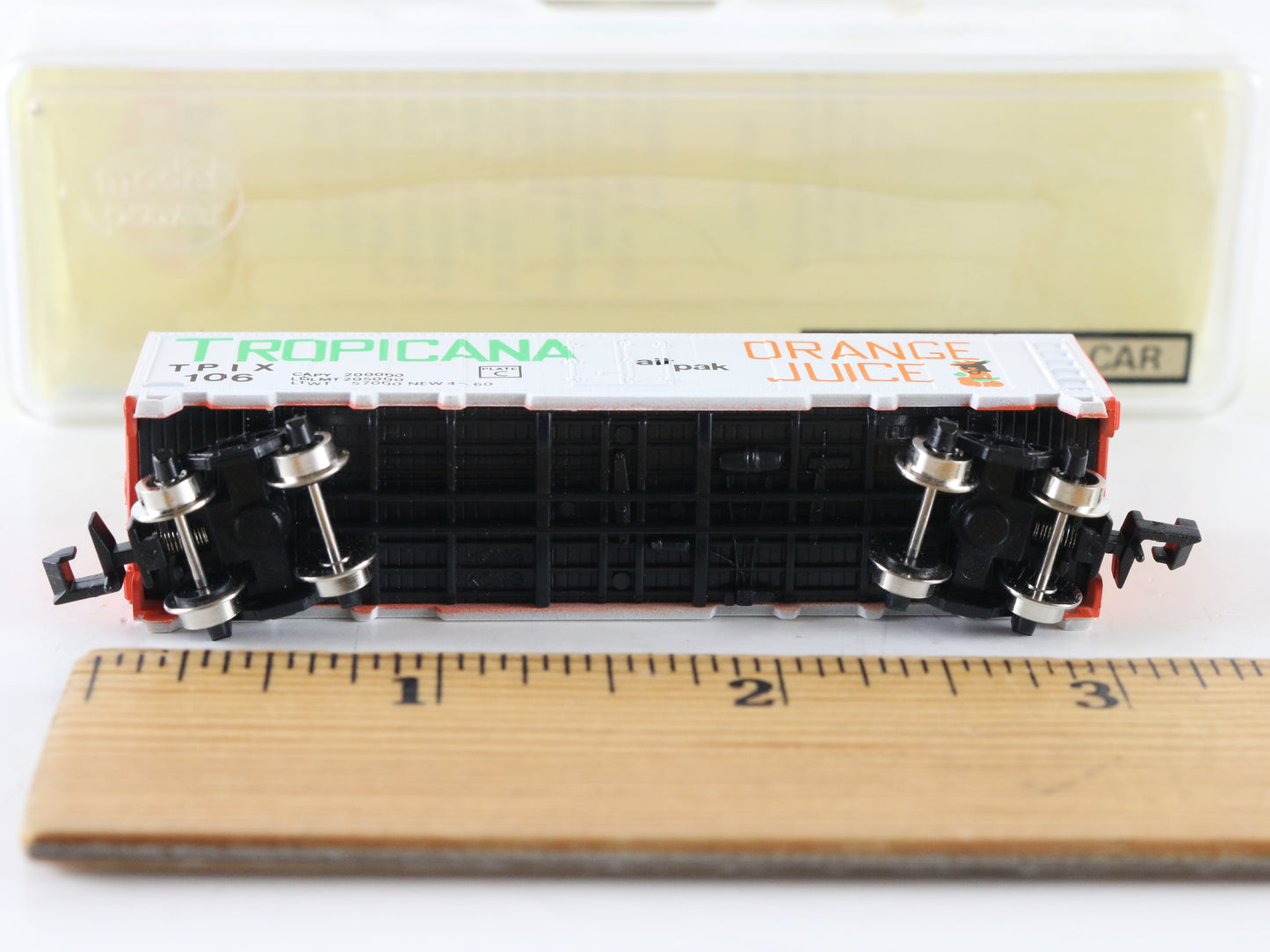 Model Power N Tropicana Orange Juice TPIX 106 Reefer Car