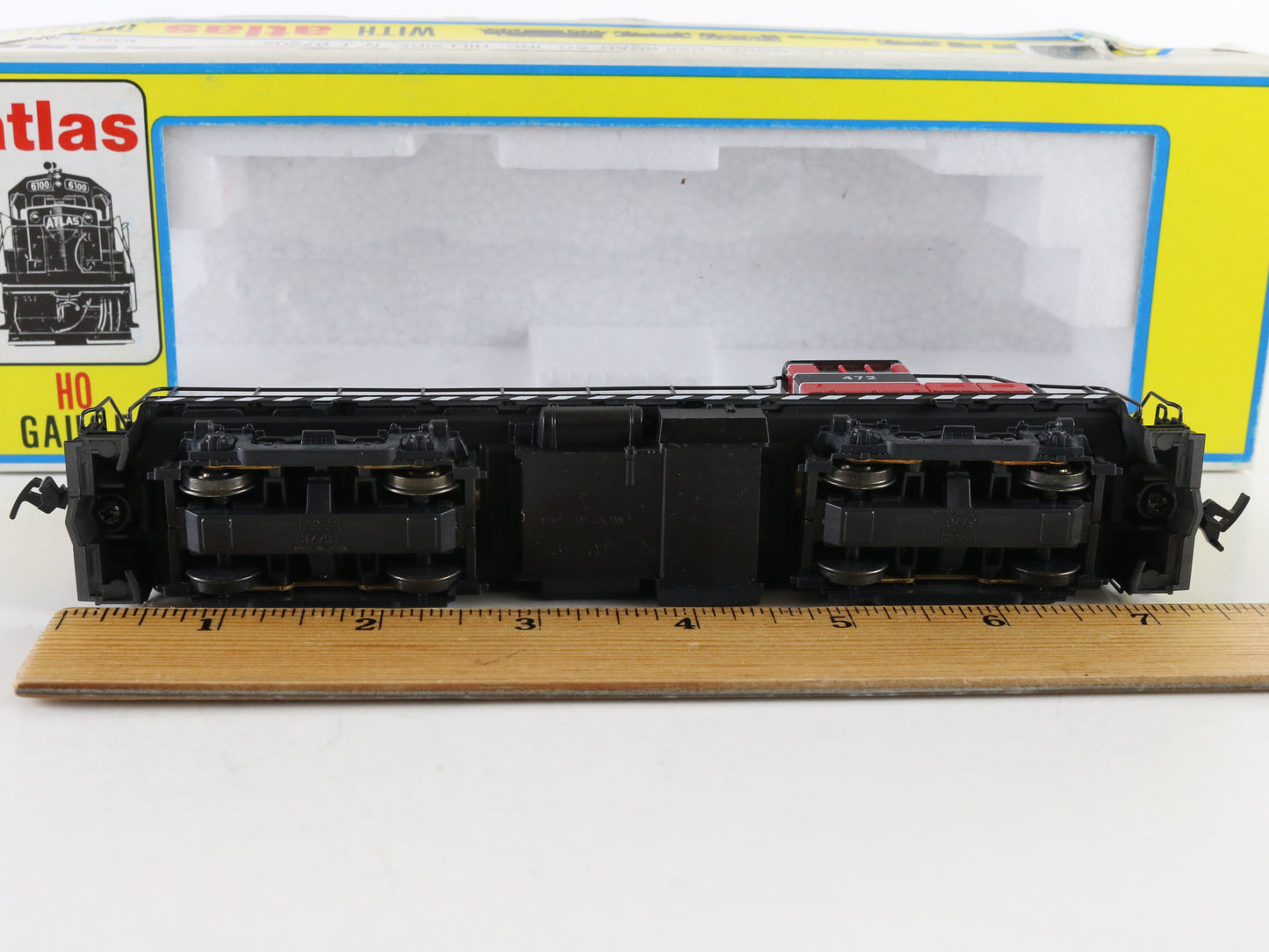 Atlas HO Rock Island 472 RS3 Diesel Locomotive Engine