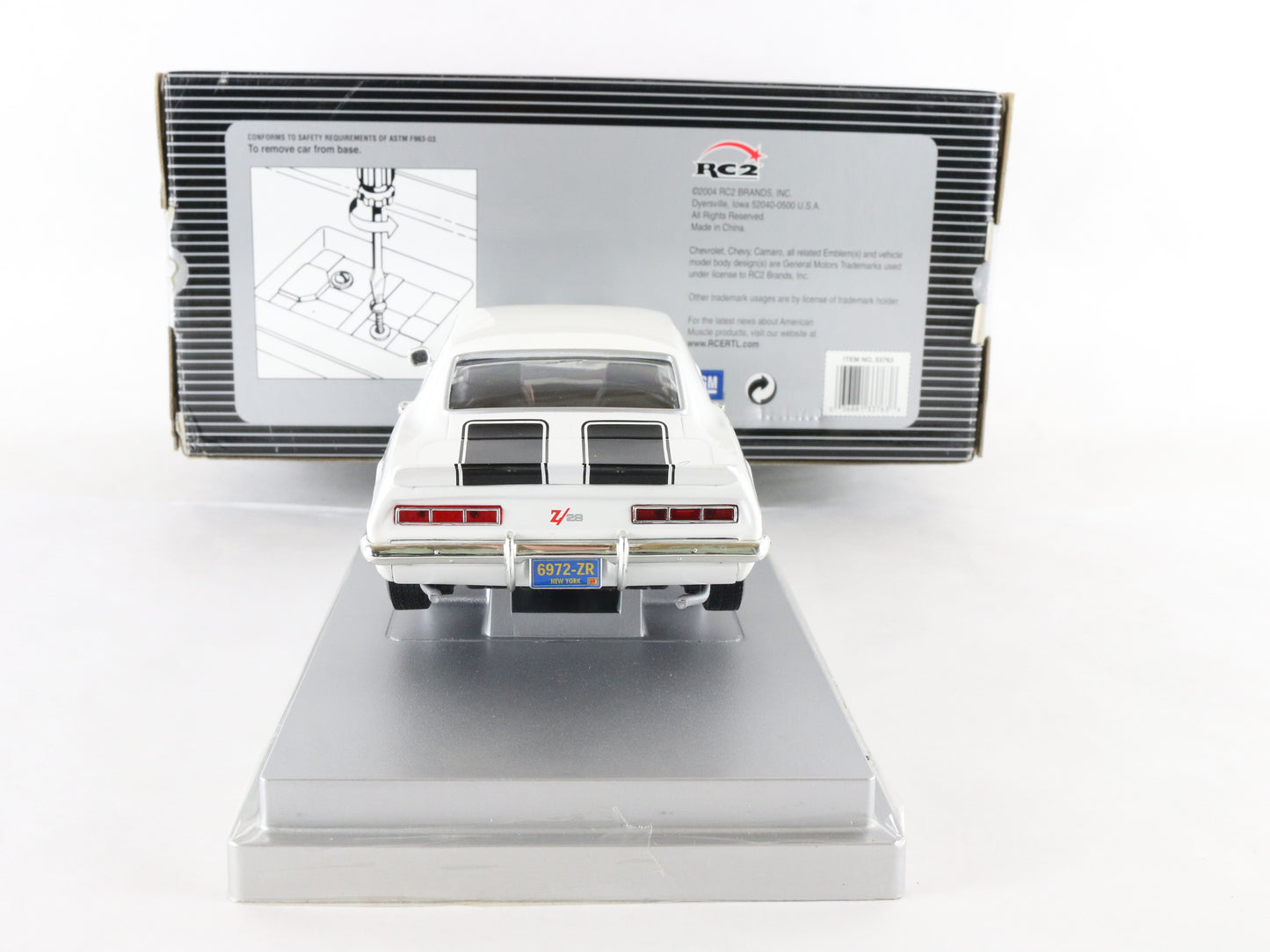 1969 Chevy Camaro Z28 White Black American Muscle ERTL 1:18 Diecast Model 33763
