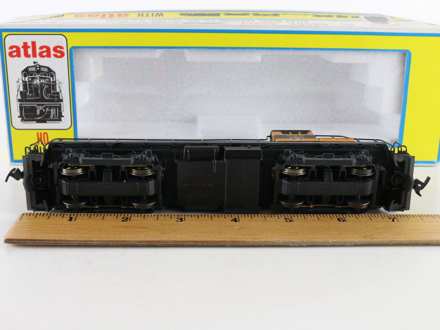 Atlas HO Great Northern 228 RS3 Diesel Locomotive Engine