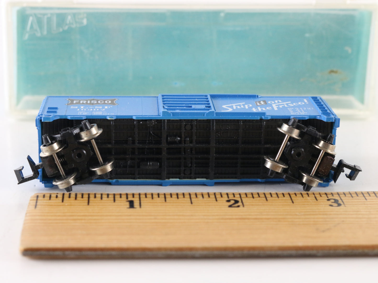 Atlas N 3417 Frisco SLSF 16302 Blue Boxcar with Box