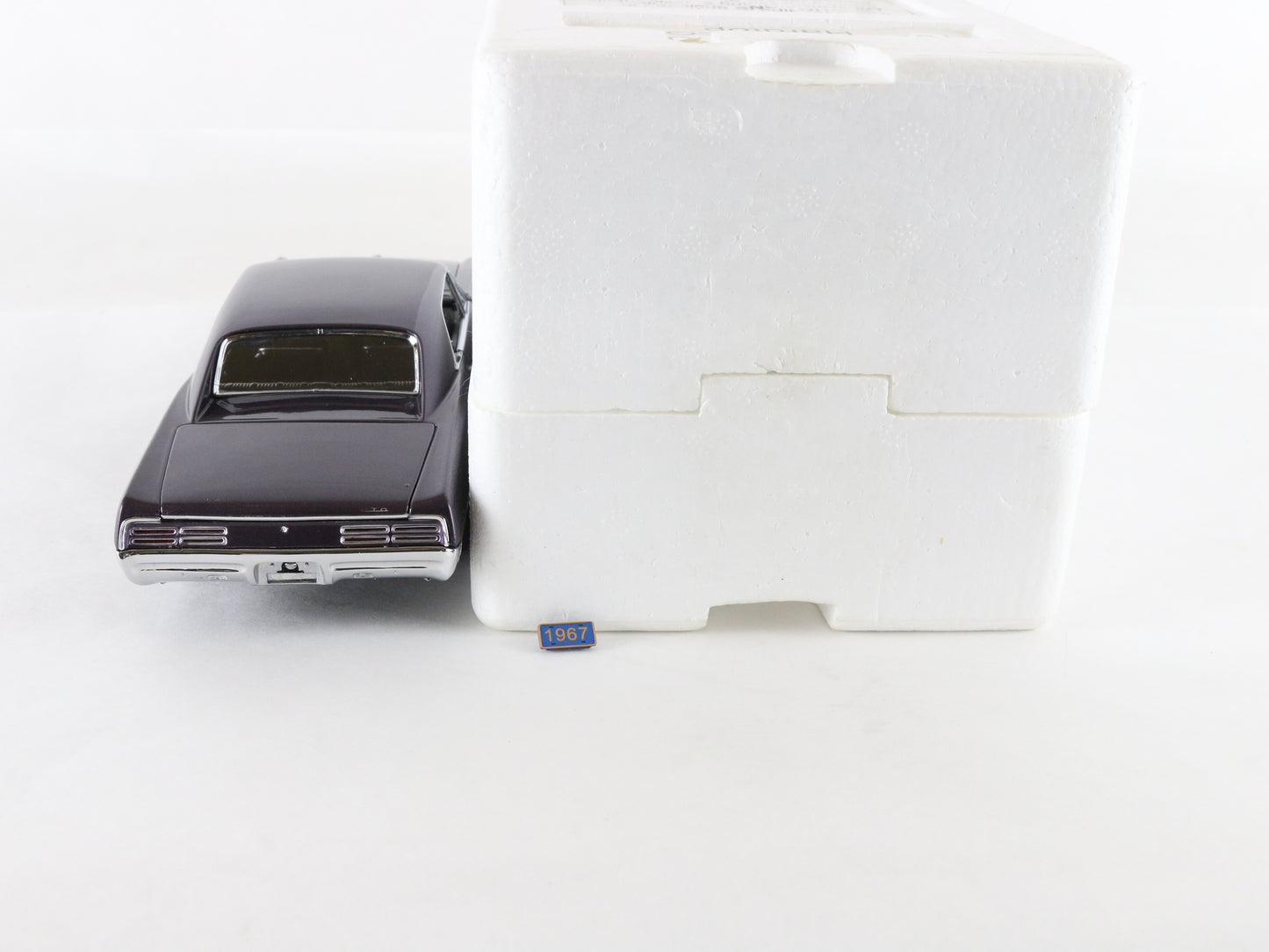 1967 Pontiac GTO Hardtop Purple Danbury Mint 1:24 Diecast Model Car