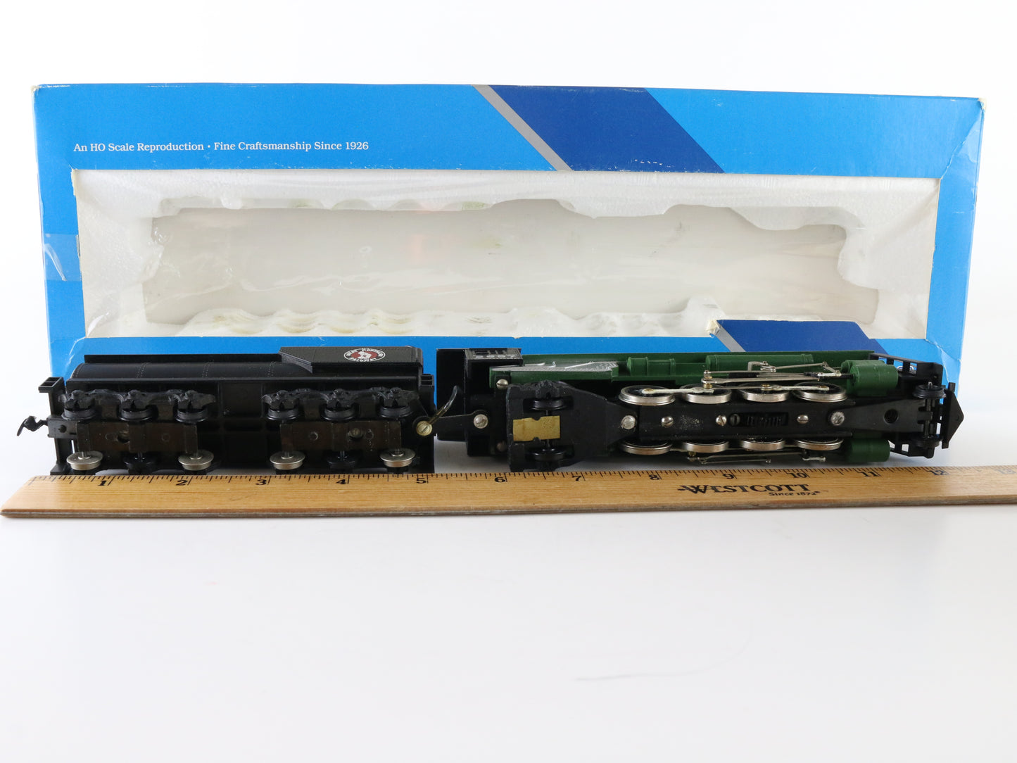 Mantua HO GN 2557 Mikado 2-8-2 Steam Locomotive and Tender