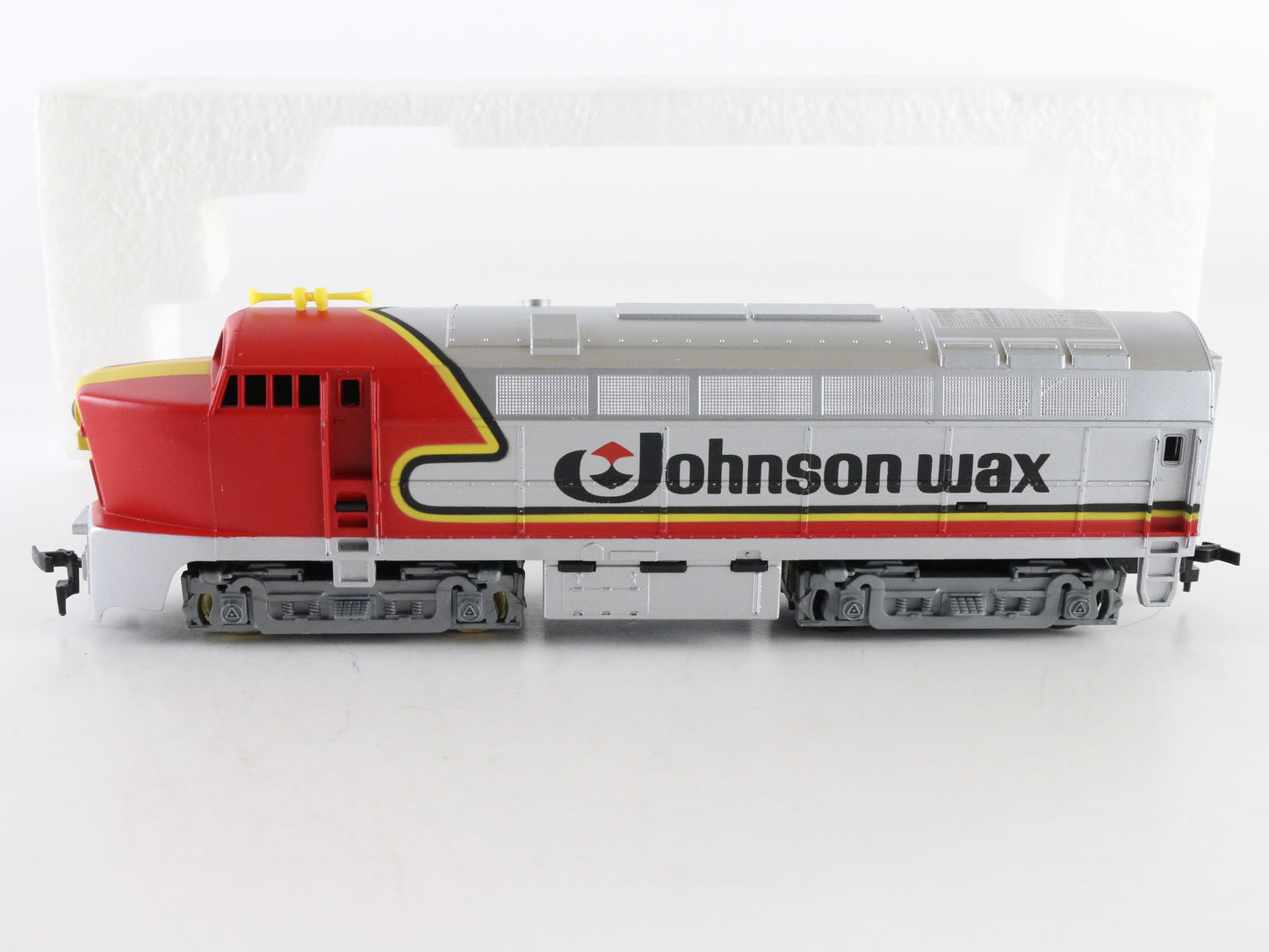 Tyco HO Johnson Wax Santa Fe Shark Nose Diesel Locomotive Engine