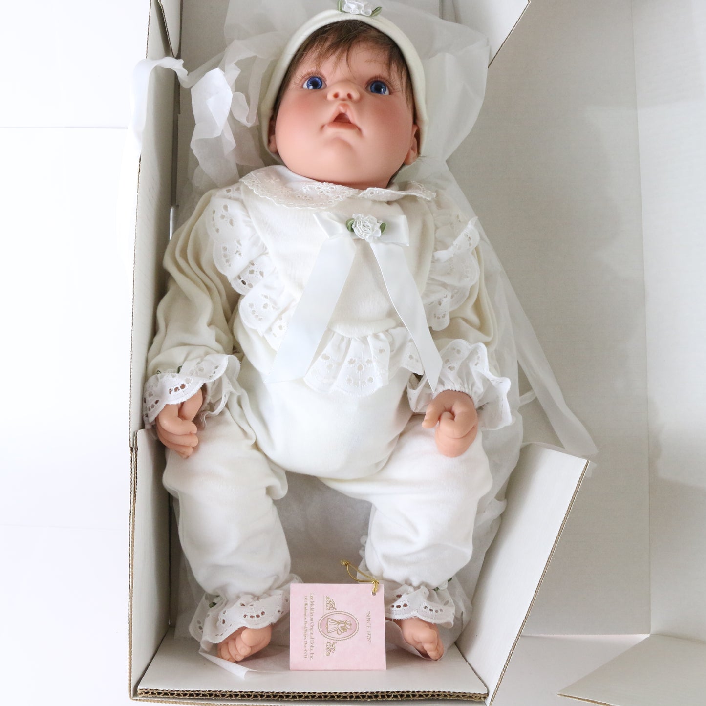 Spring Bouquet White Reva Schick Lee Middleton Large 19" Doll 00203 520/3000