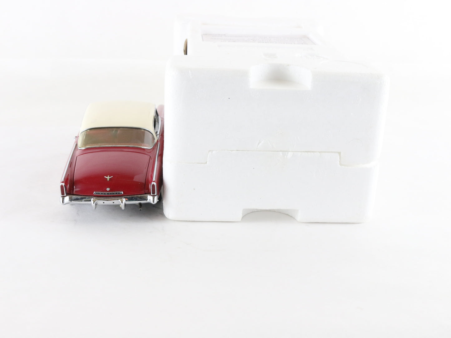 1953 Studebaker Commander Starliner Hardtop Red White Danbury Mint 1:24 Diecast