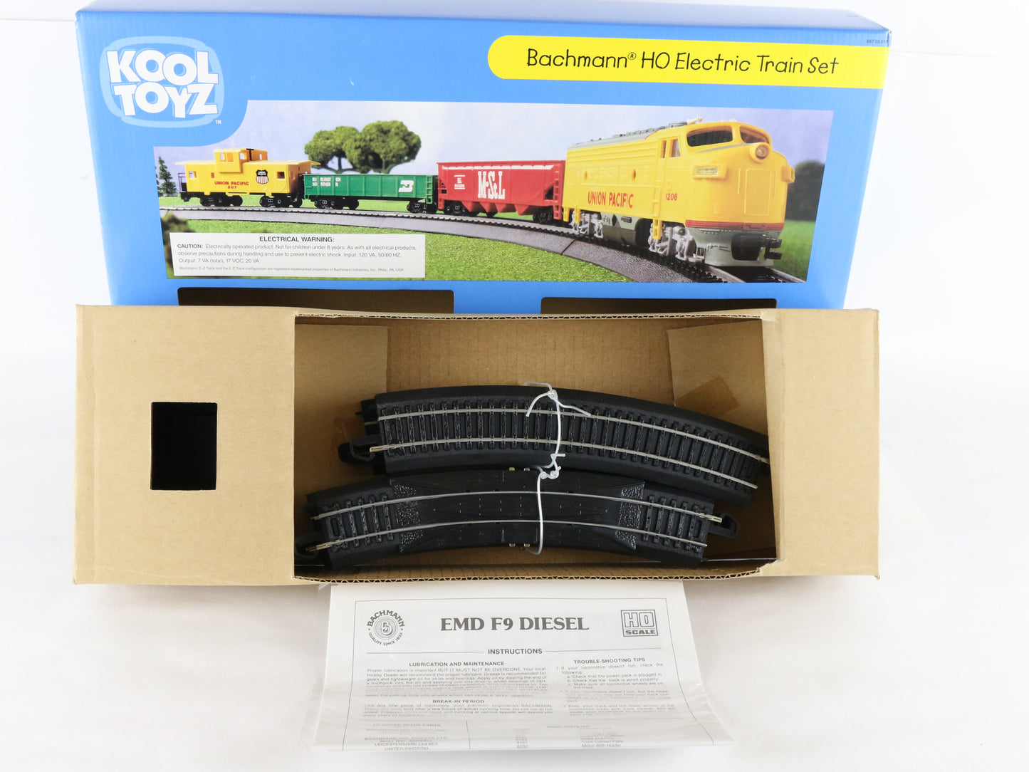 Bachmann HO Kool Toyz Union Pacific Diesel Locomotive Train Set UNUSED #00645