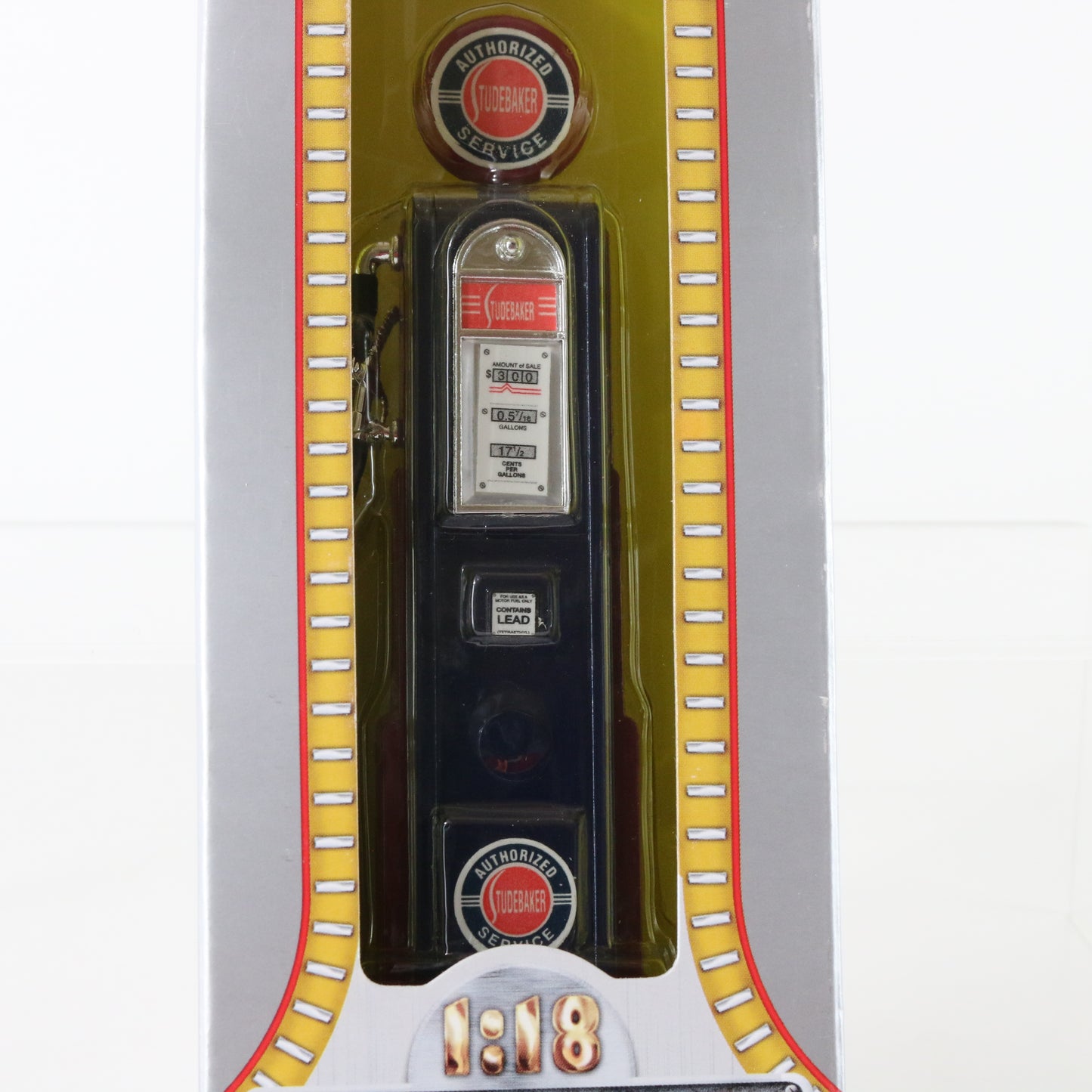 Studebaker Service Gas Pump Diecast Metal Replica Road Signature 1:18