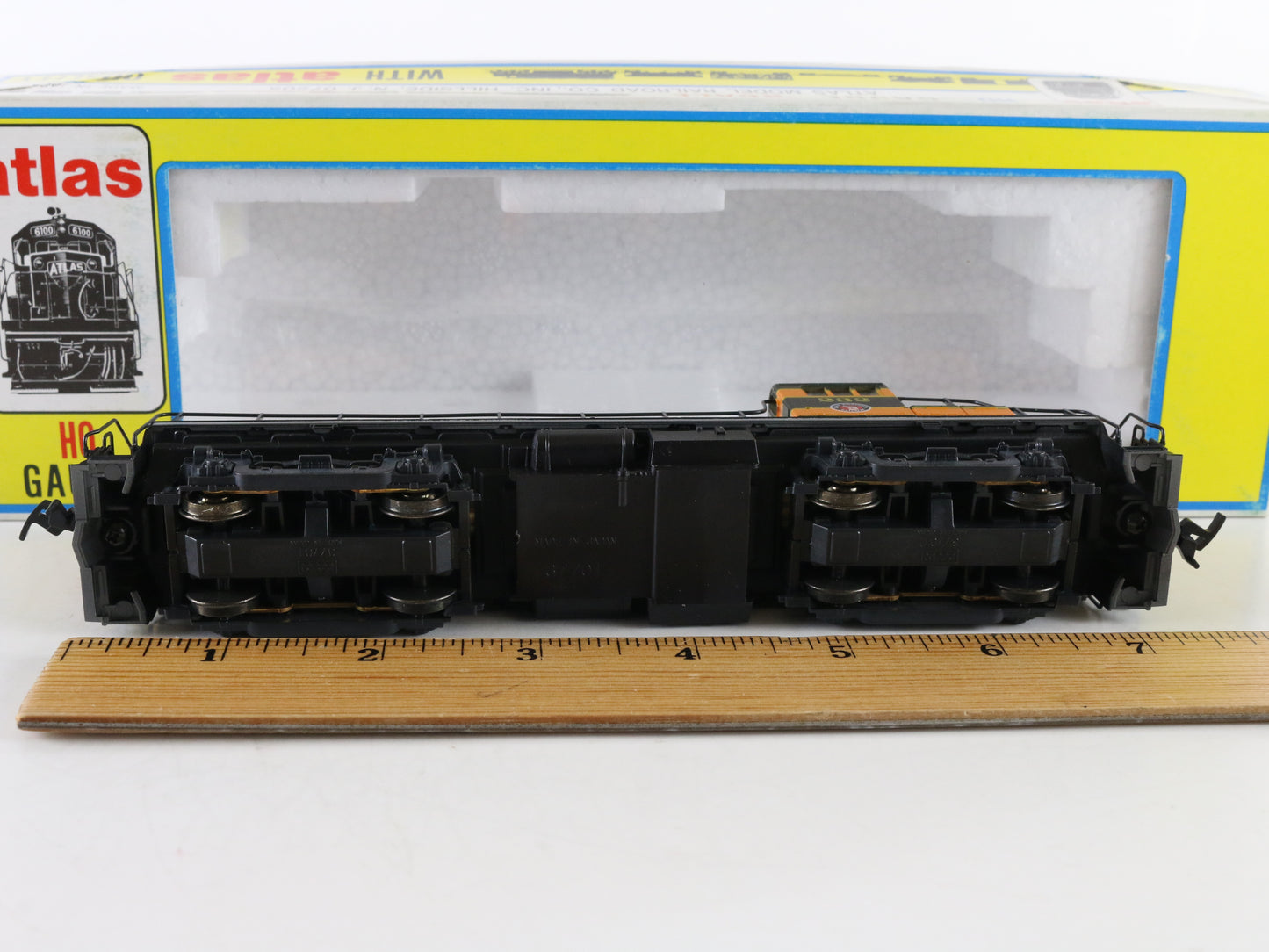 Atlas HO Great Northern 232 RS3 Diesel Locomotive Engine