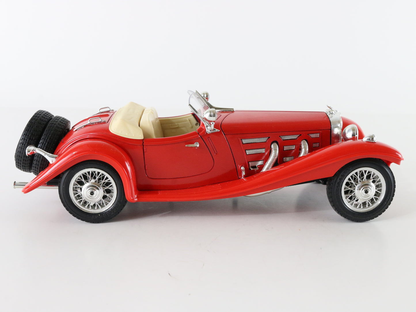 1936 Mercedes Benz 500 K Roadster Red Bburago 1:20 Model Car 3020