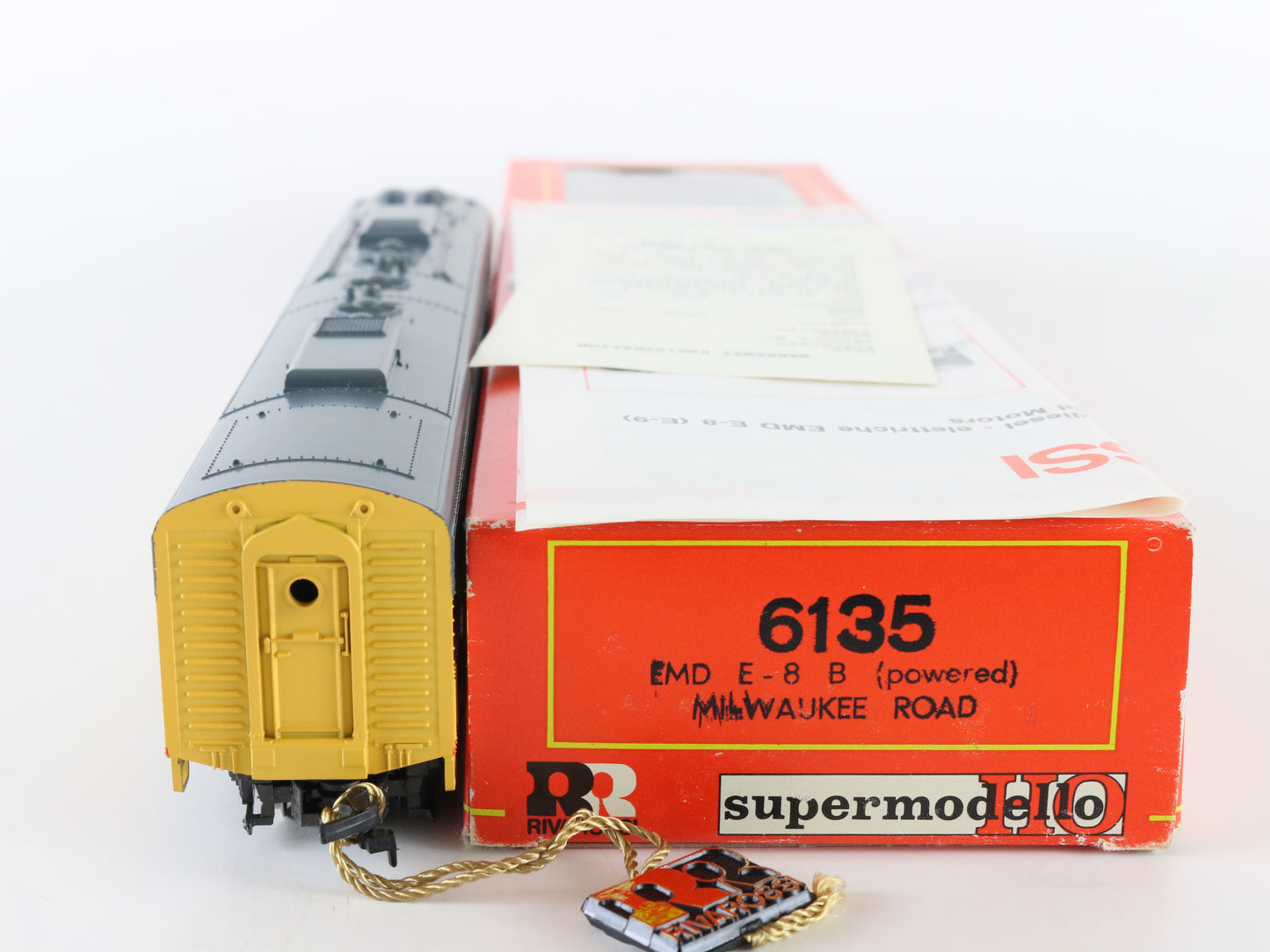 Rivarossi HO Milwaukee Road 32b EMD E8B Diesel Dummy Locomotive