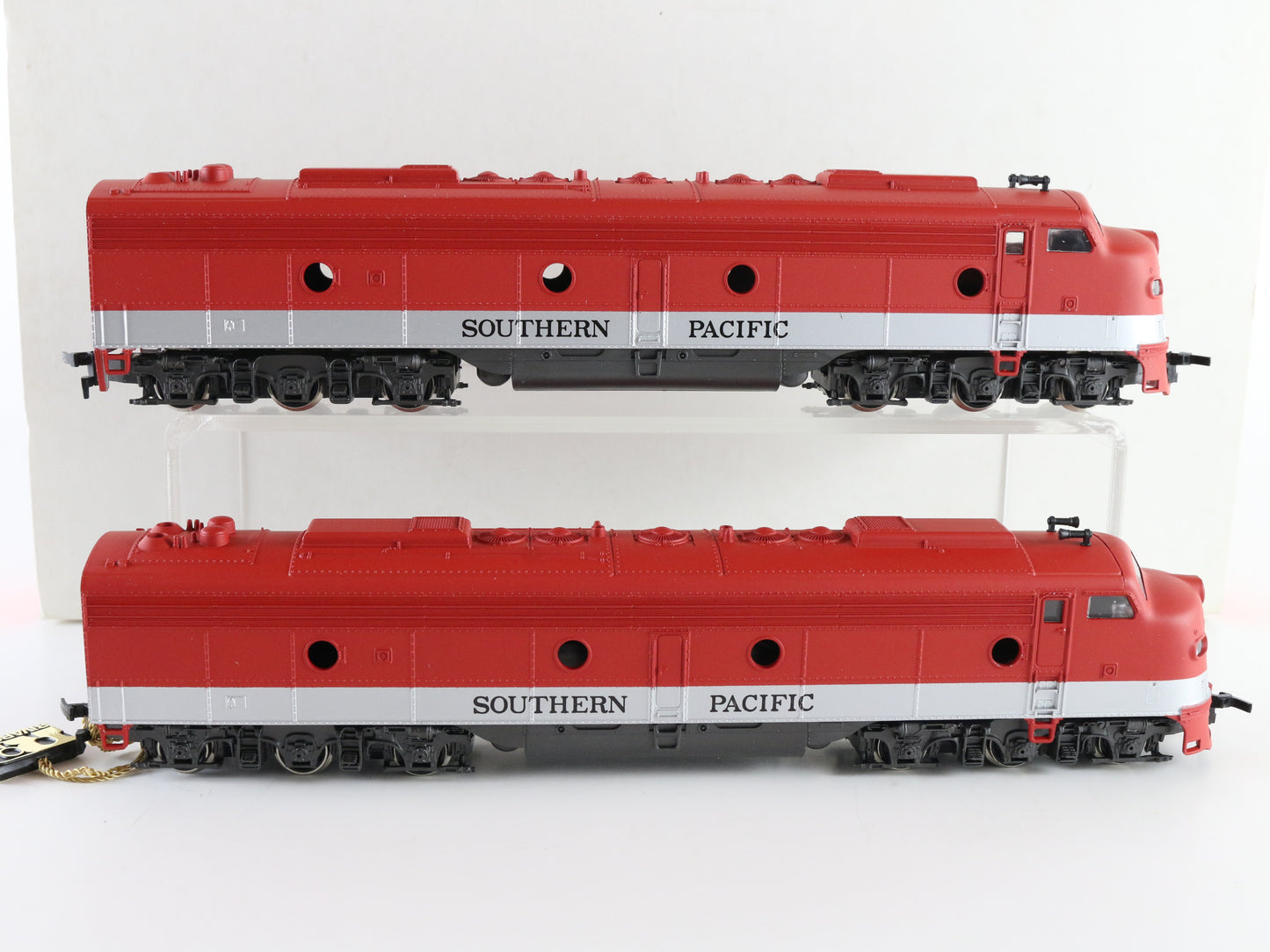Rivarossi HO SP Golden State EMD E8 Diesel Locomotives Set of 2