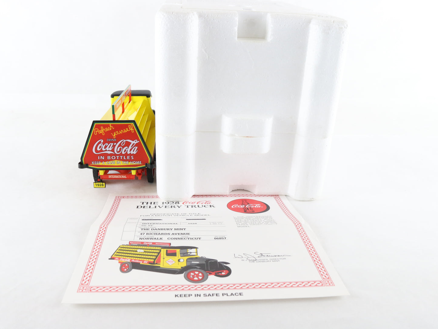 1928 International SL-36 Coca Cola Delivery Truck Yellow Danbury 1:24 Diecast