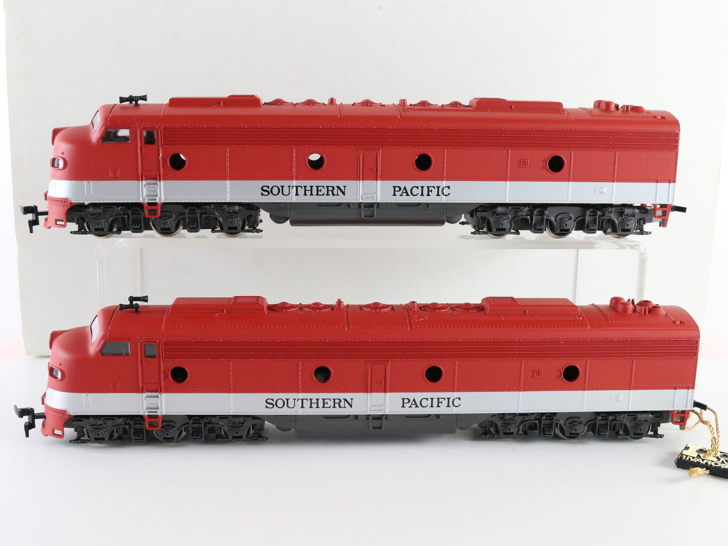 Rivarossi HO SP Golden State EMD E8 Diesel Locomotives Set of 2