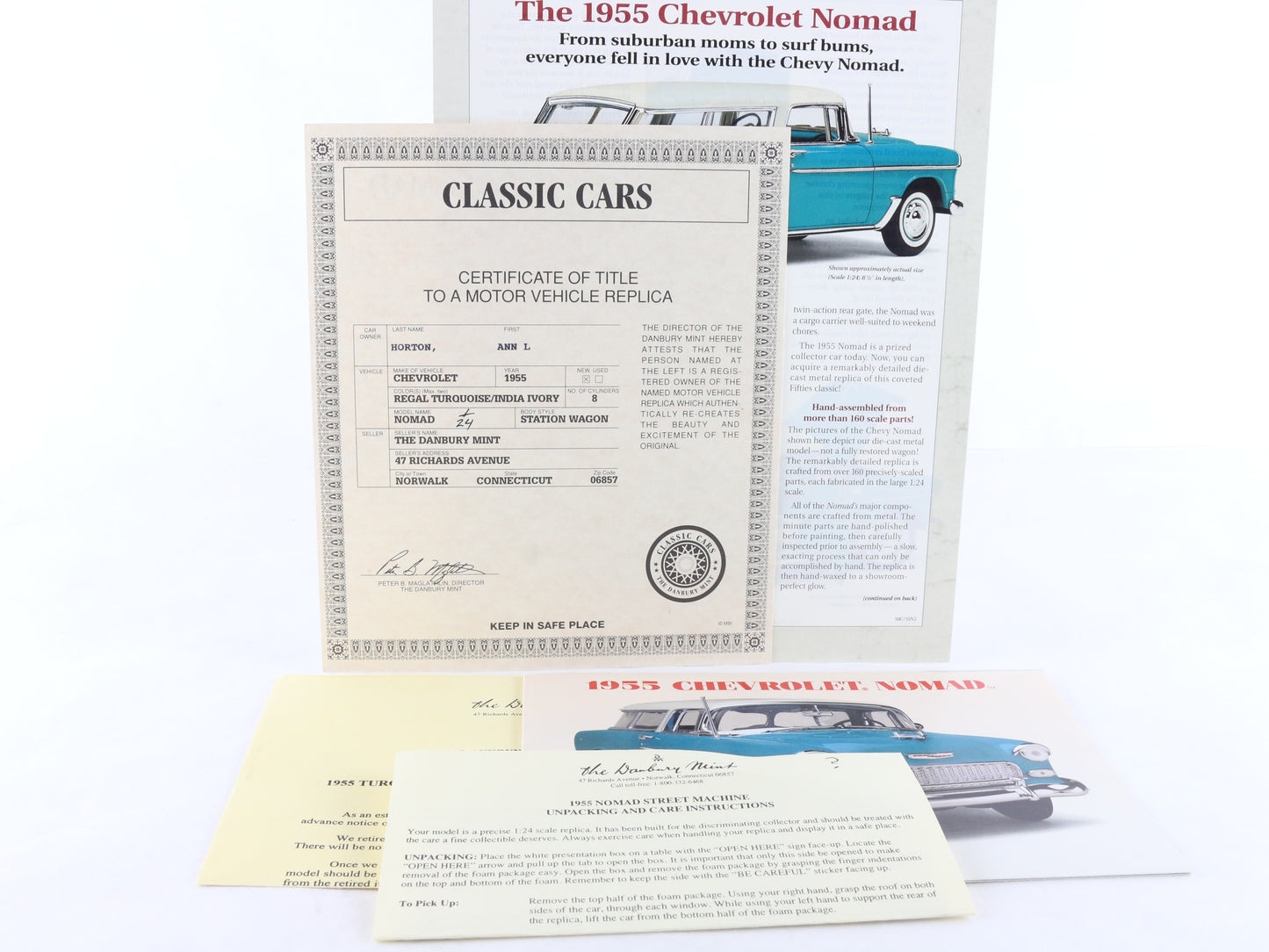 1955 Chevrolet Nomad Blue White Danbury Mint 1:24 Model Car W/ Paperwork