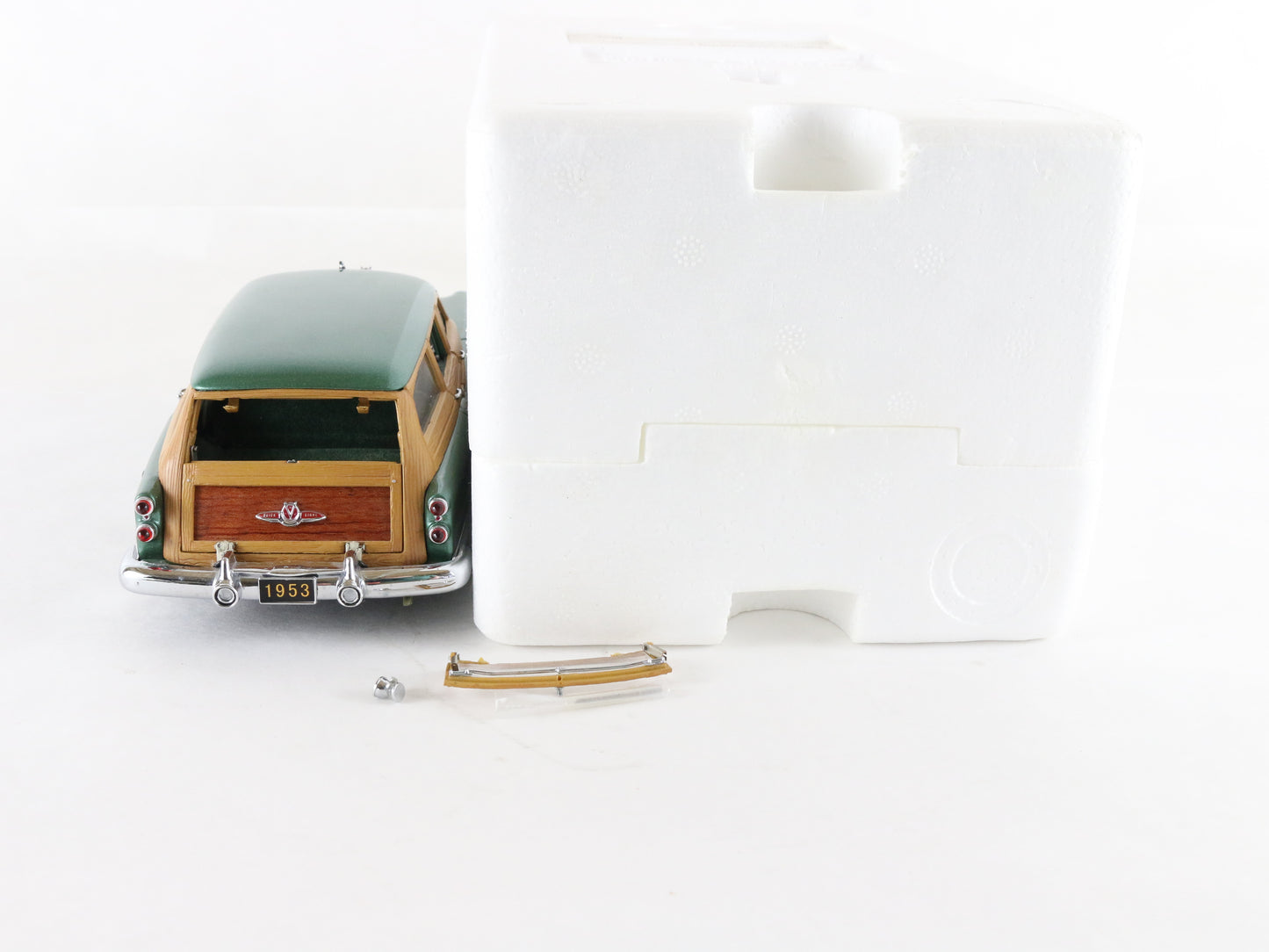 1953 Buick Estate Wagon Green Wood Panel Danbury Mint 1:24 Diecast Model