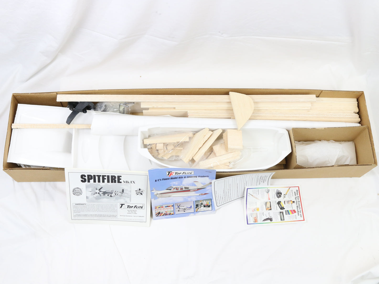 Top Flite Gold Spitfire Mk Ix Wulf Hunter 1/7 Scale 63" Wingspan